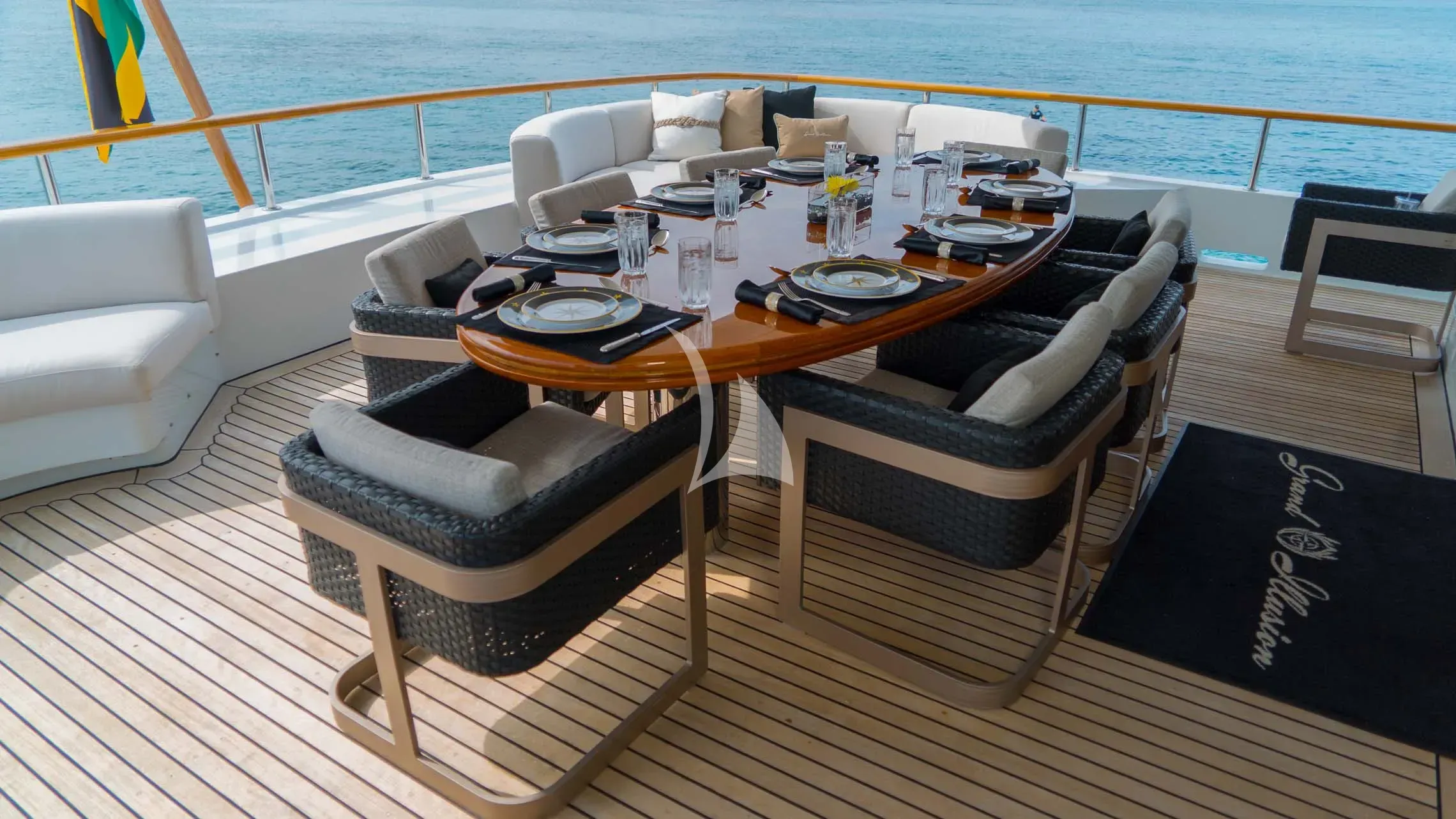 GRAND ILLUSION yacht photo