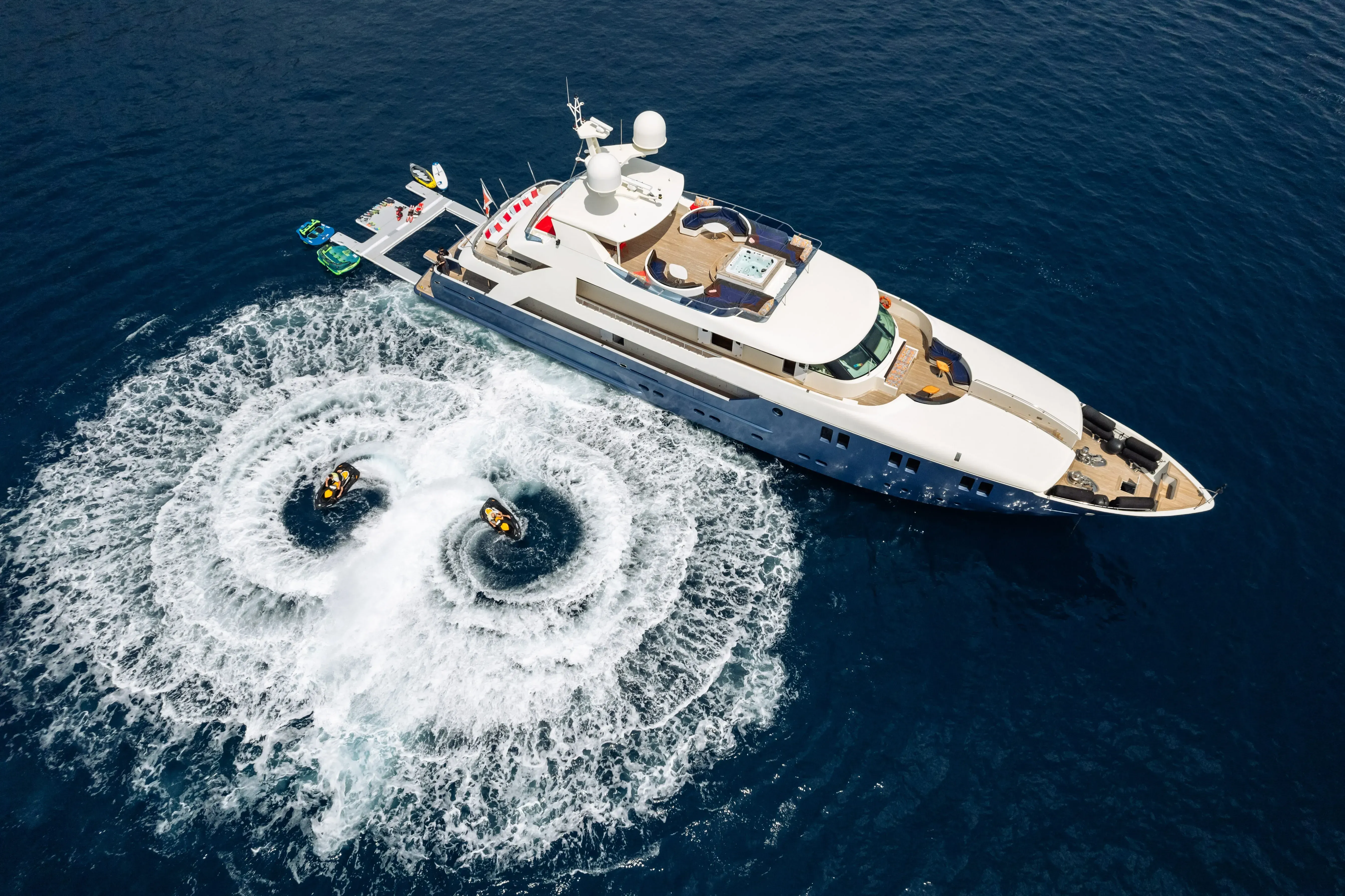 IRAMA yacht photo