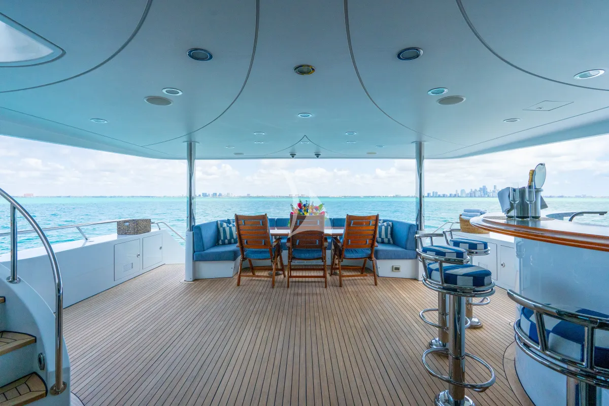 RISK & REWARD yacht photo