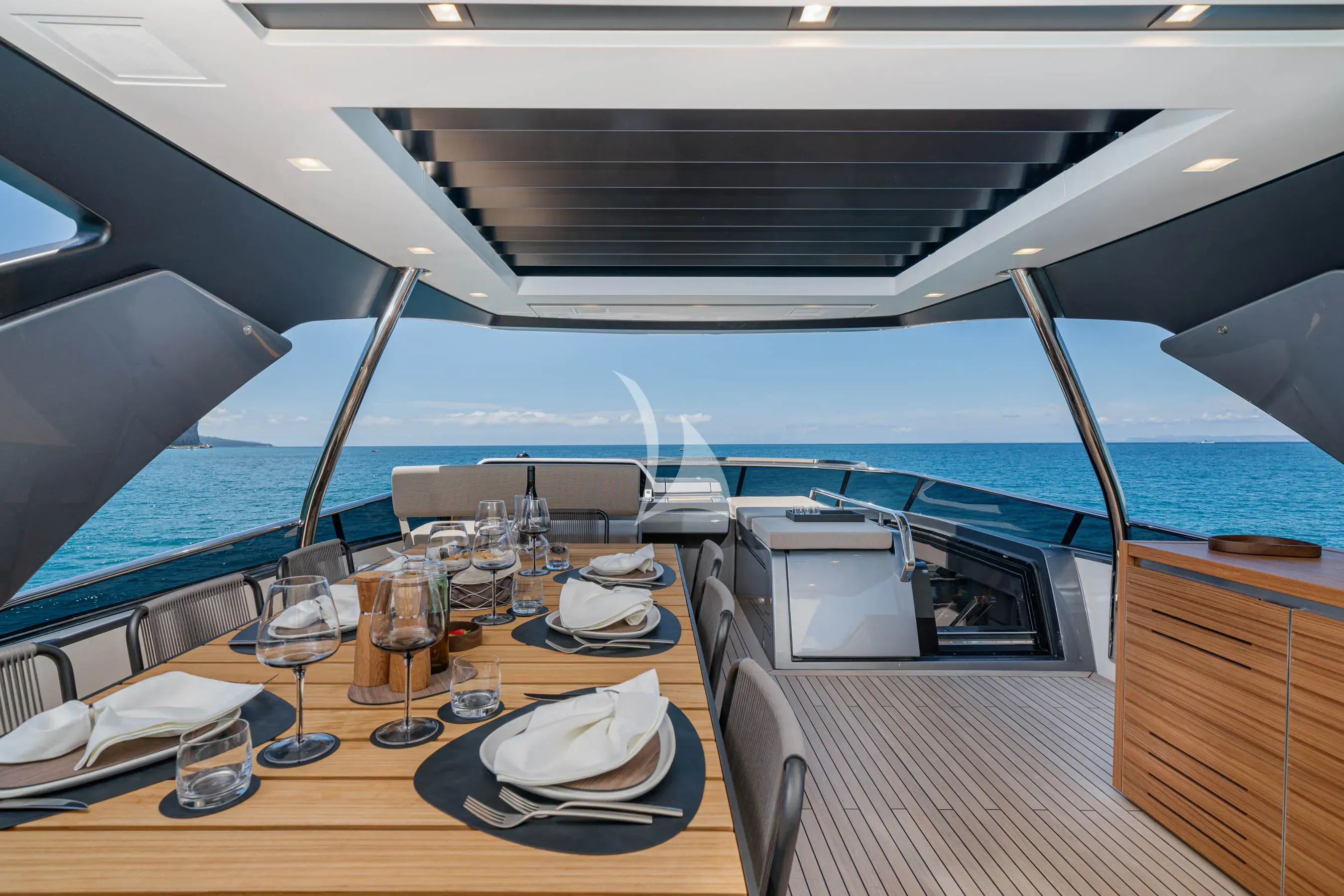 LUCKY yacht photo