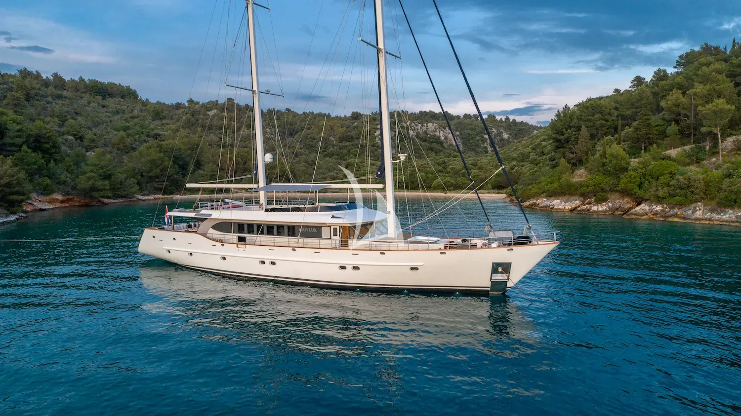 NAVILUX yacht photo