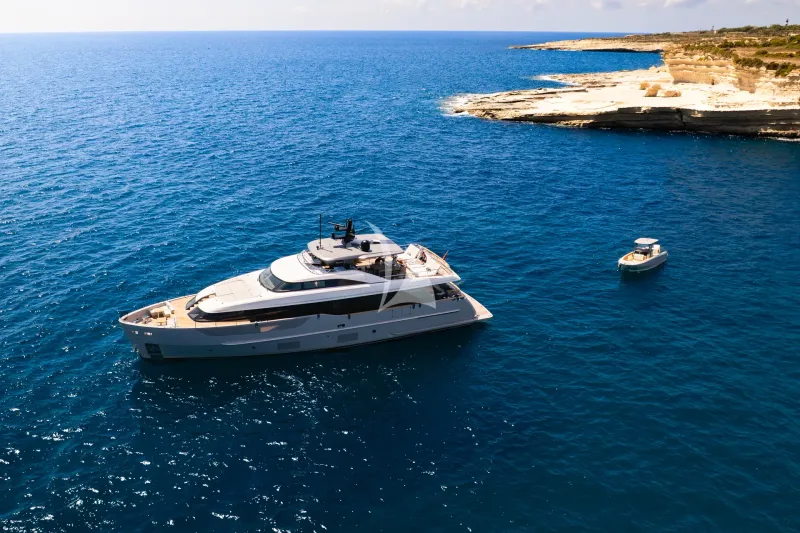 PENGUINS yacht photo