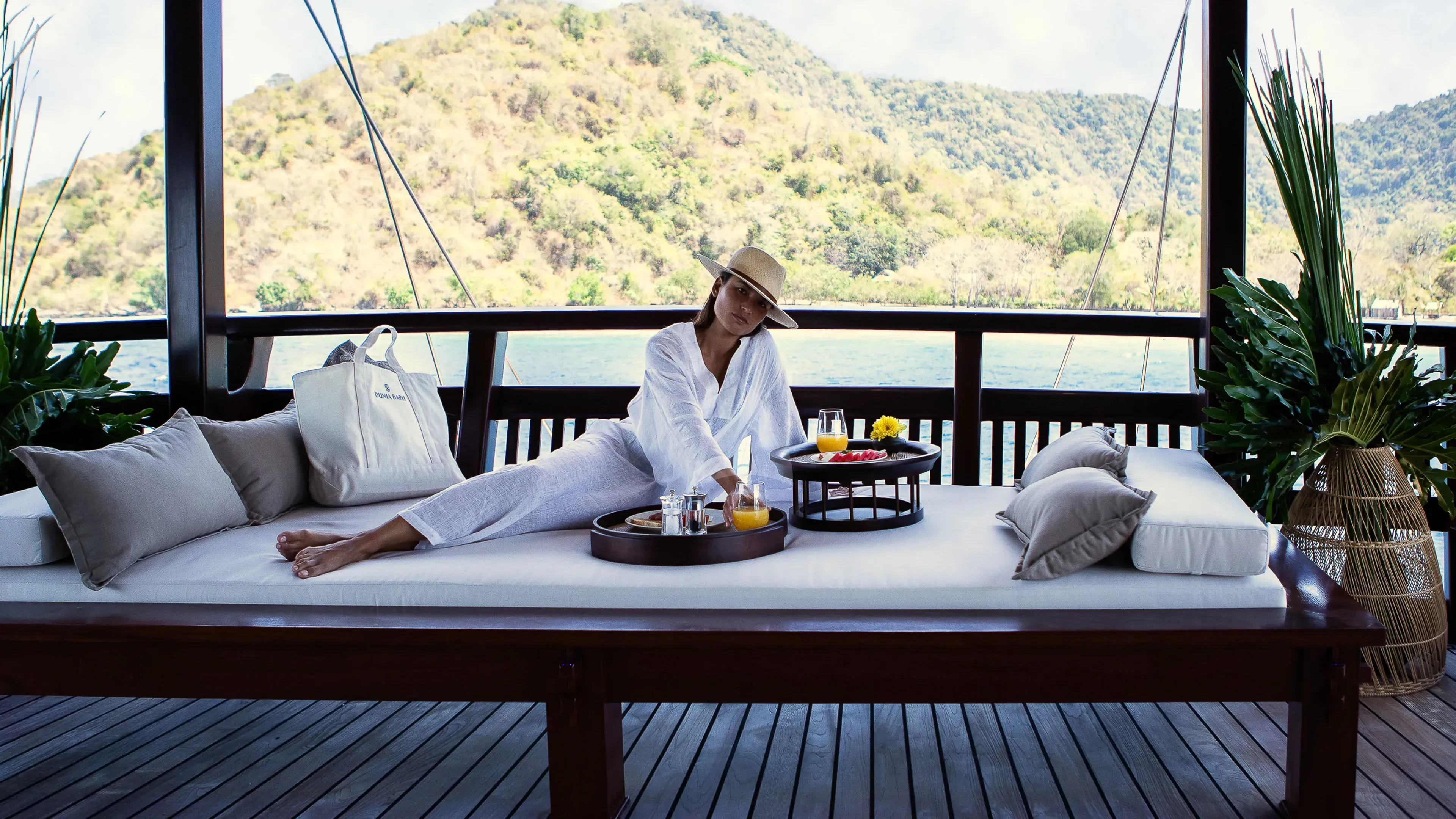 DUNIA BARU - exterior 3