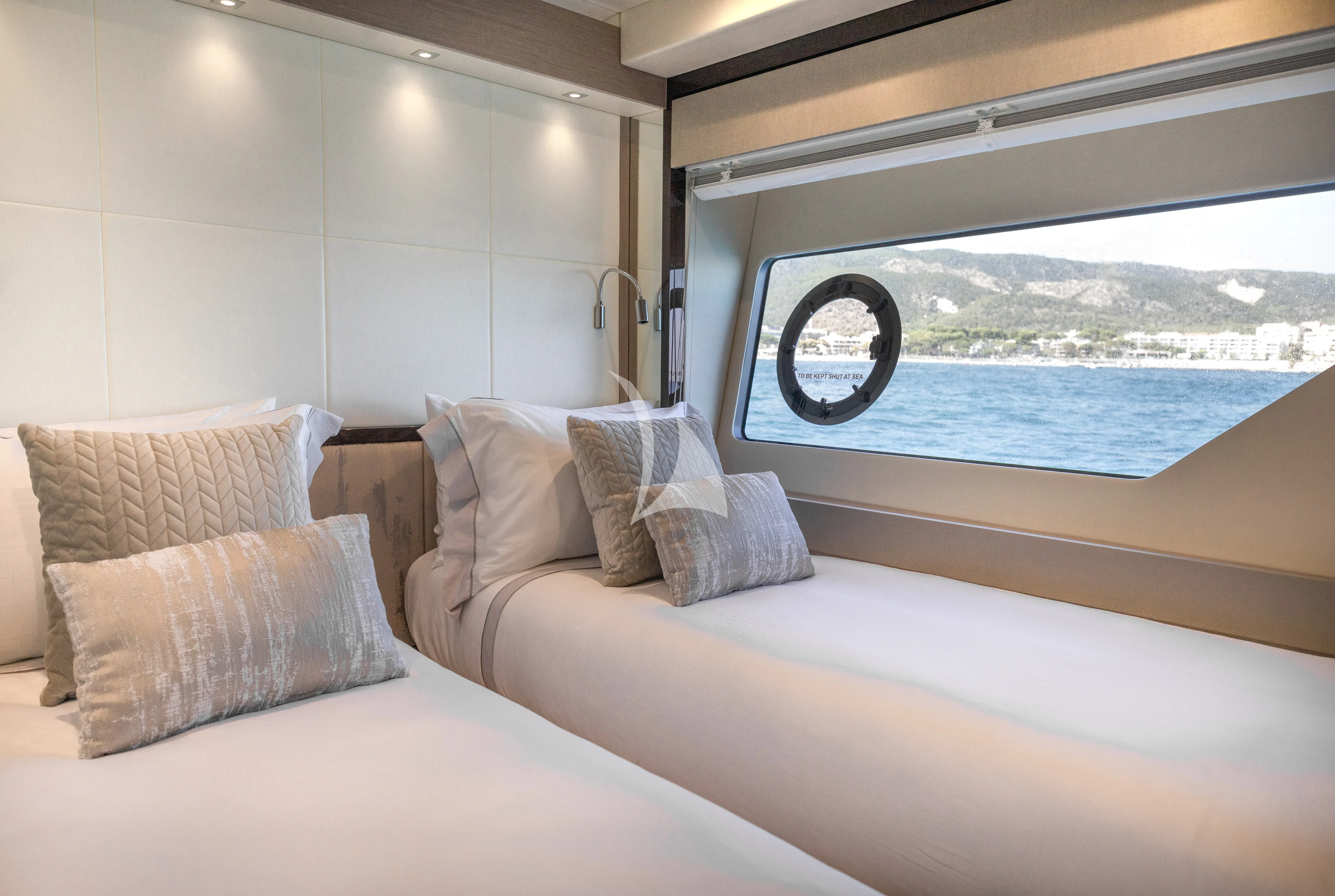 LADY M yacht photo