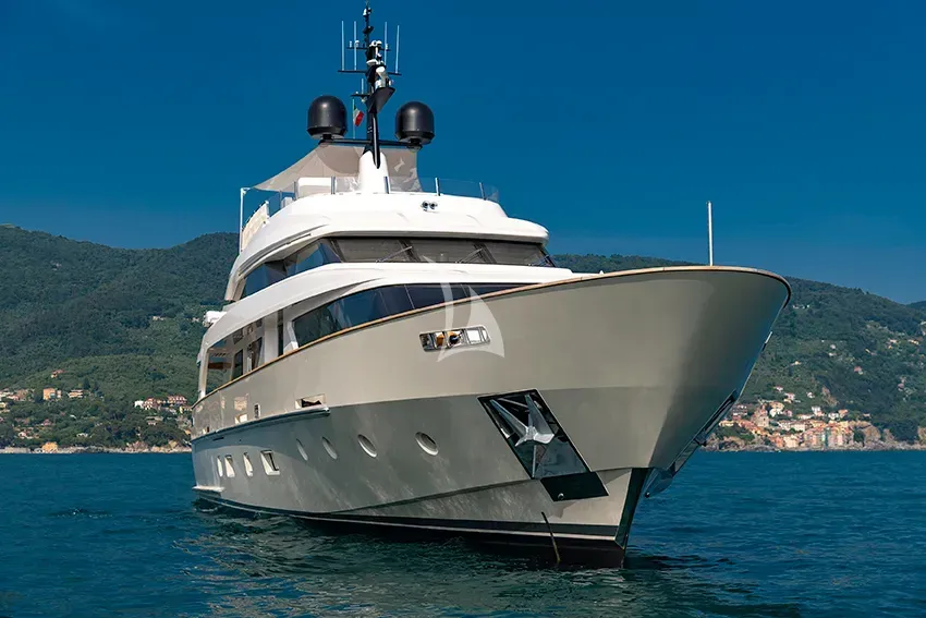 ANYTHING GOES V yacht photo