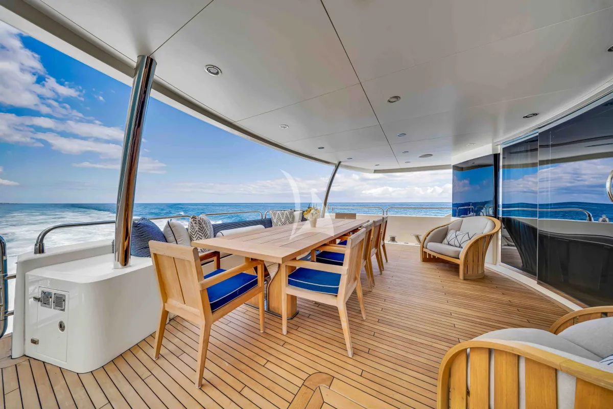 NATURAL 9 yacht photo
