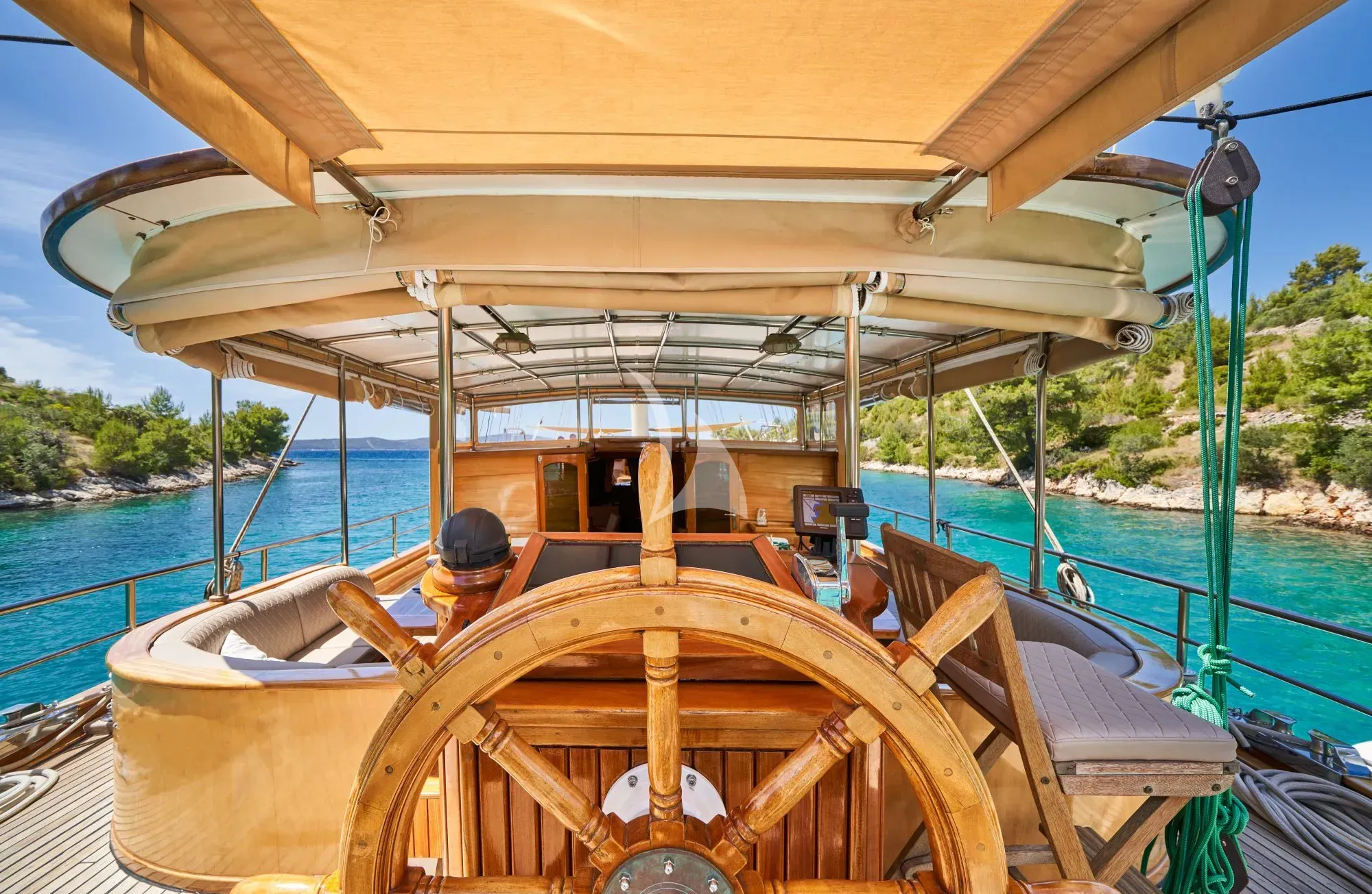 LIBRA yacht photo