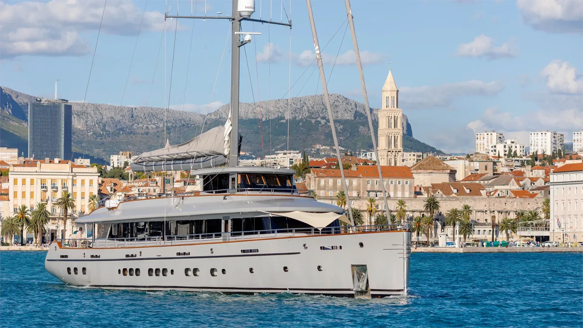 Life is Good luxury yacht
