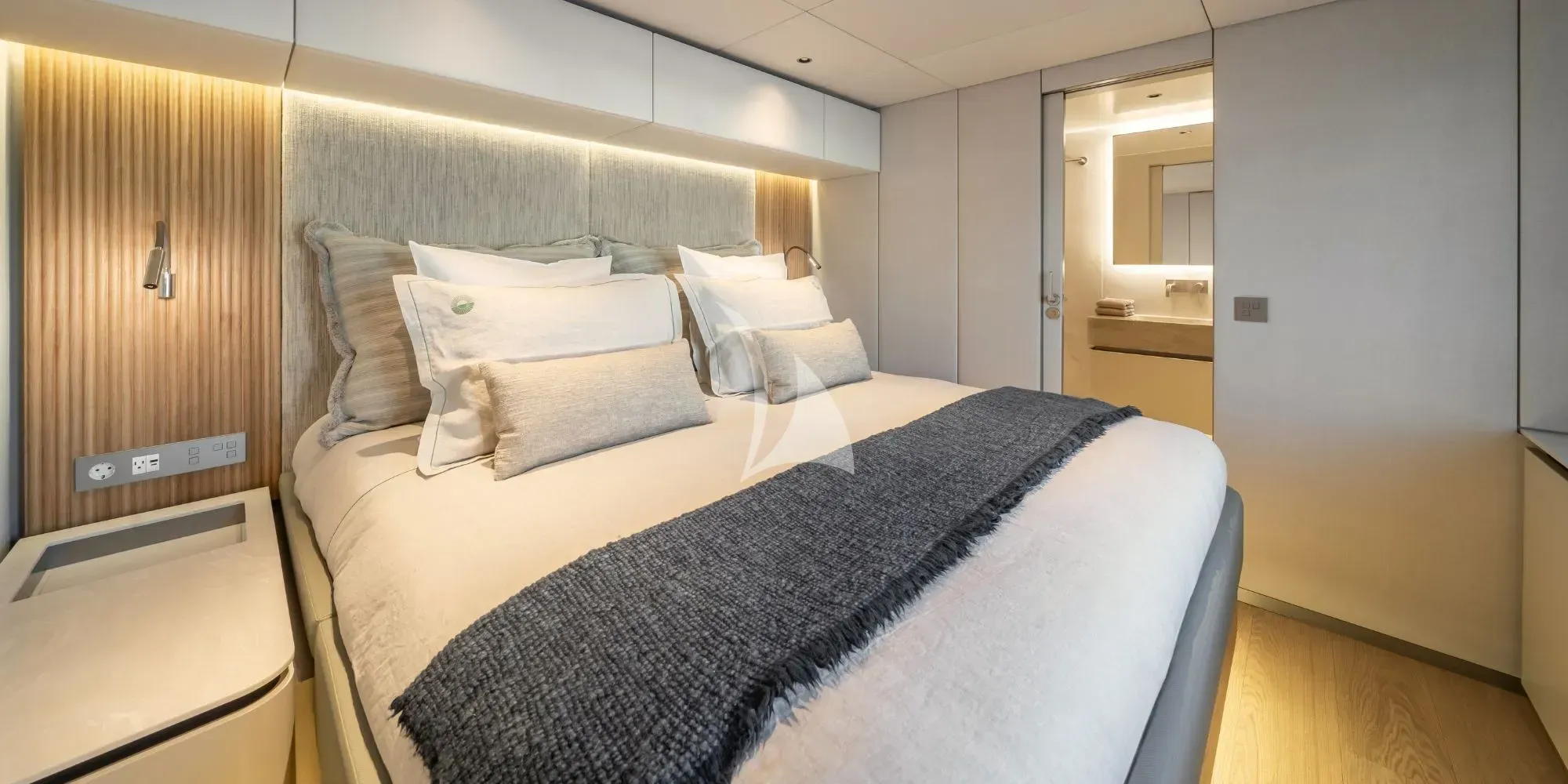 APOLLO 99 - photo 12