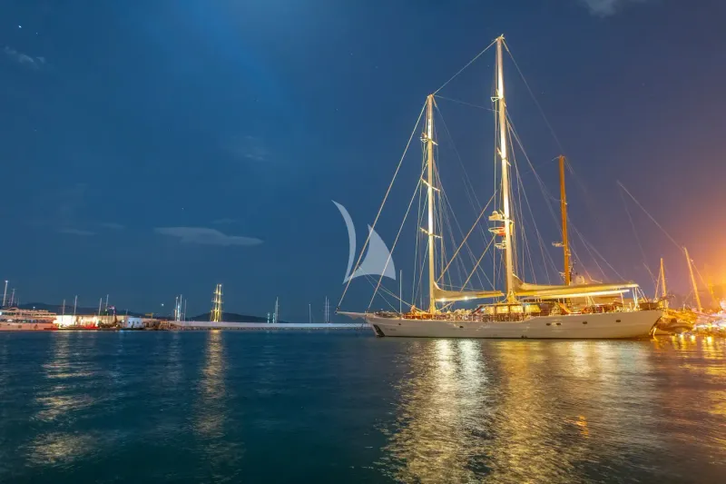 HIC SALTA yacht photo