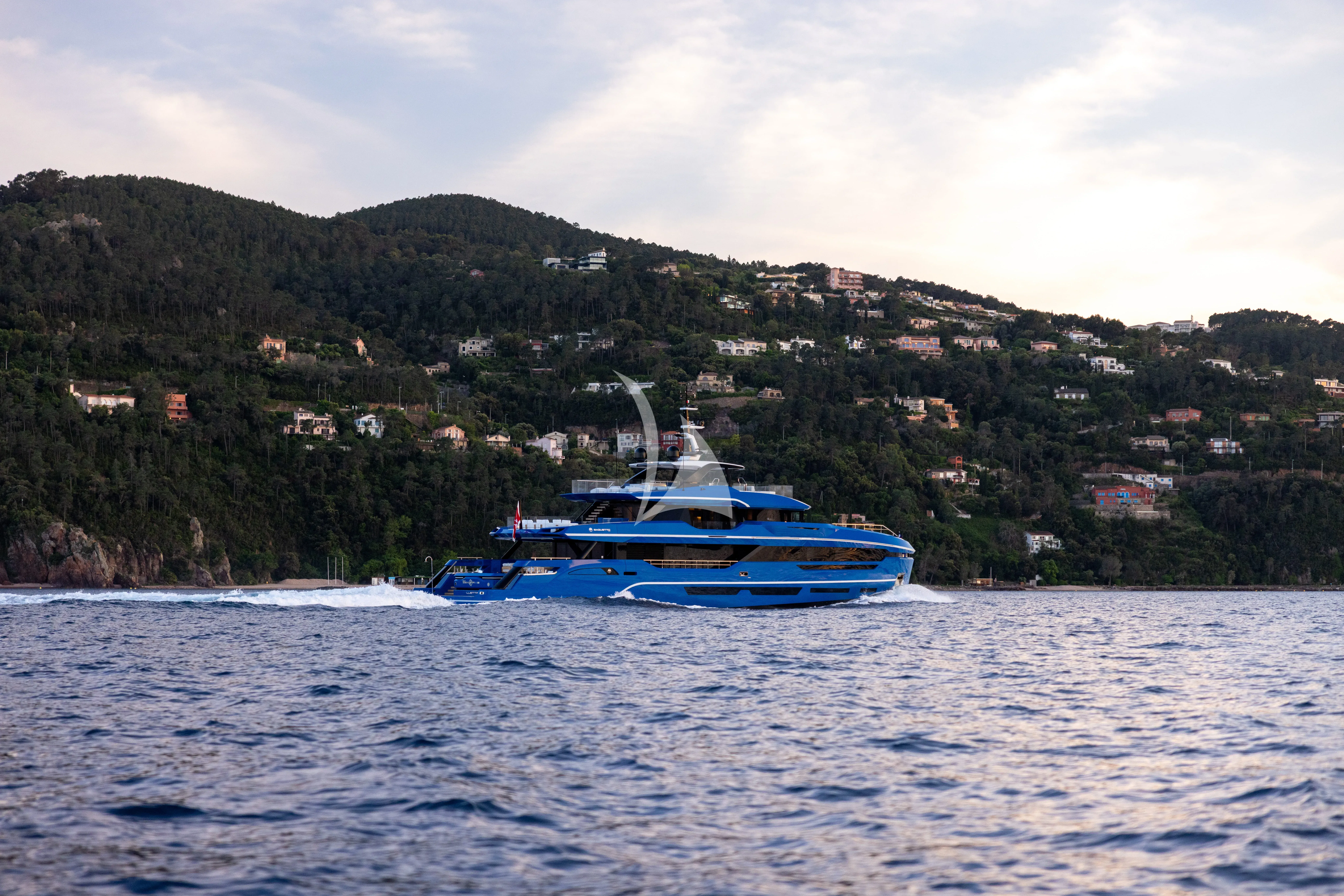 SUI GENERIS yacht photo