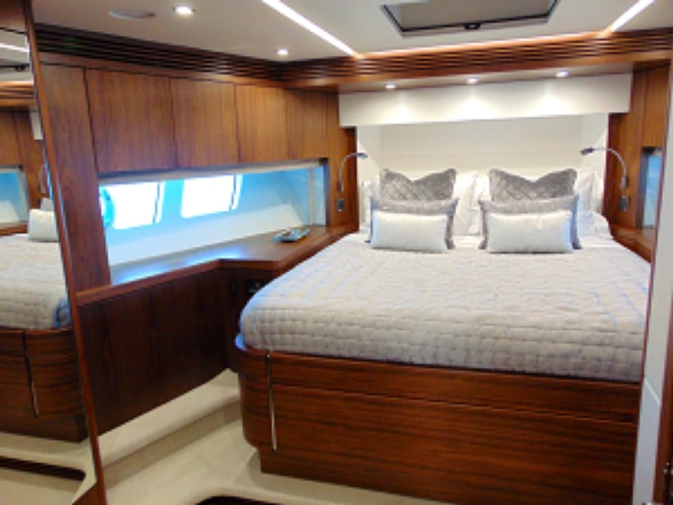 Glasax yacht VIP cabin