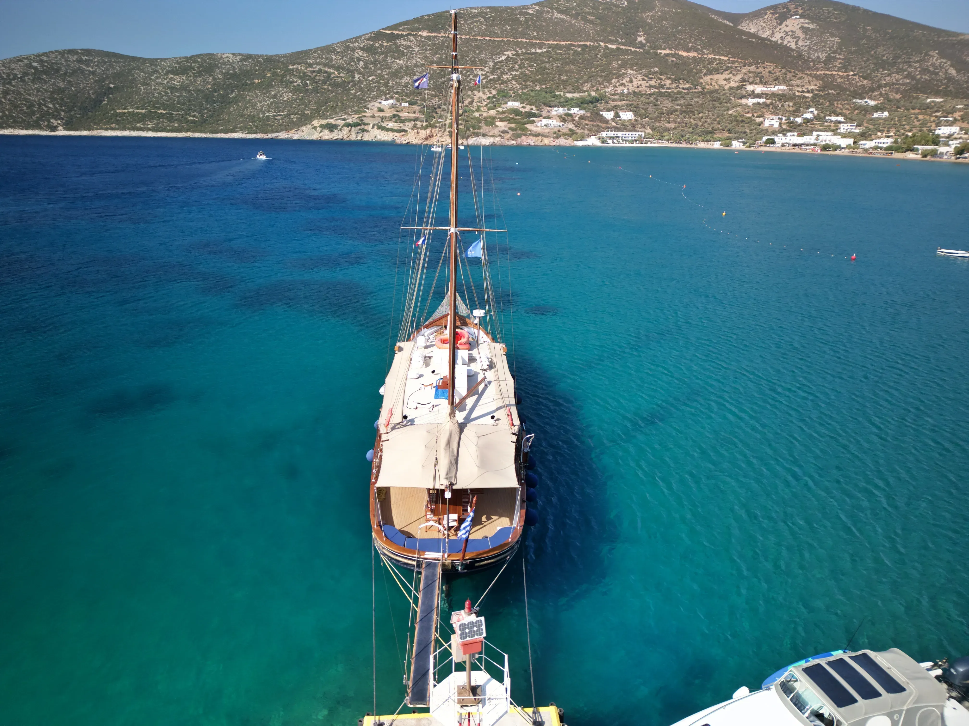 Aphrodite yacht photo