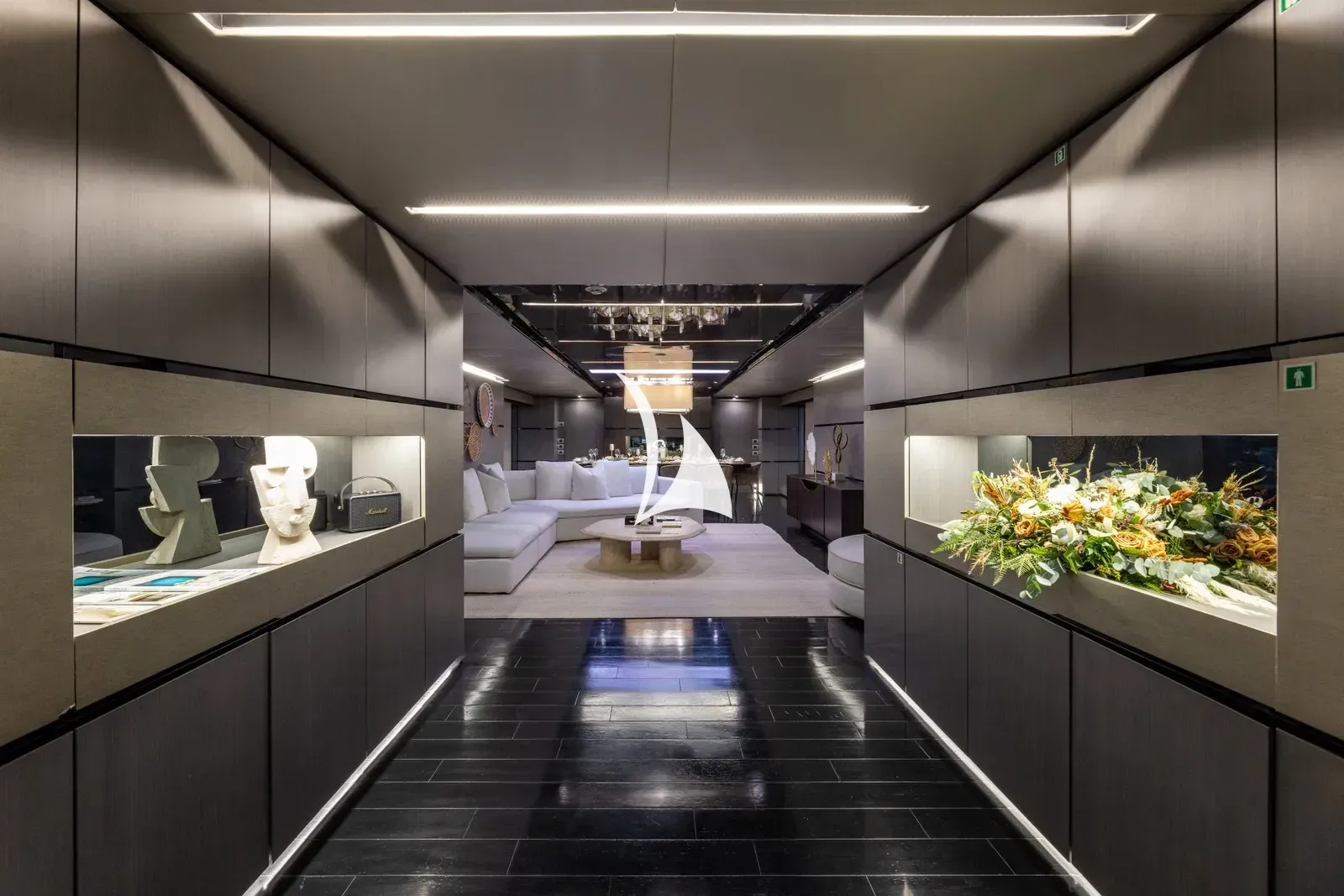 MAVERICK - interior 5