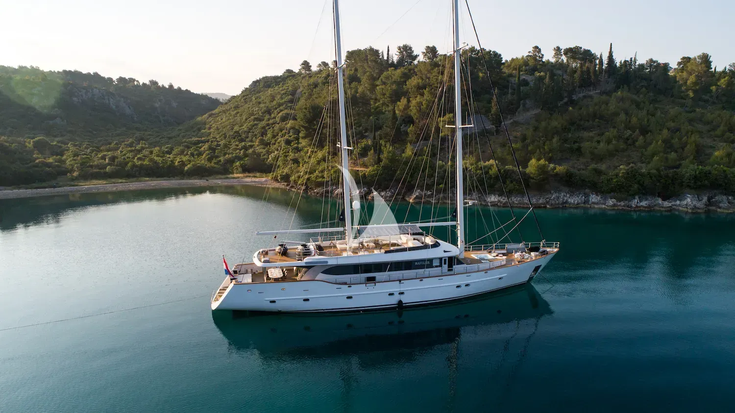 NAVILUX yacht photo