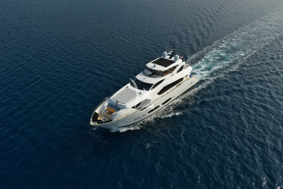 QUANTUM yacht photo