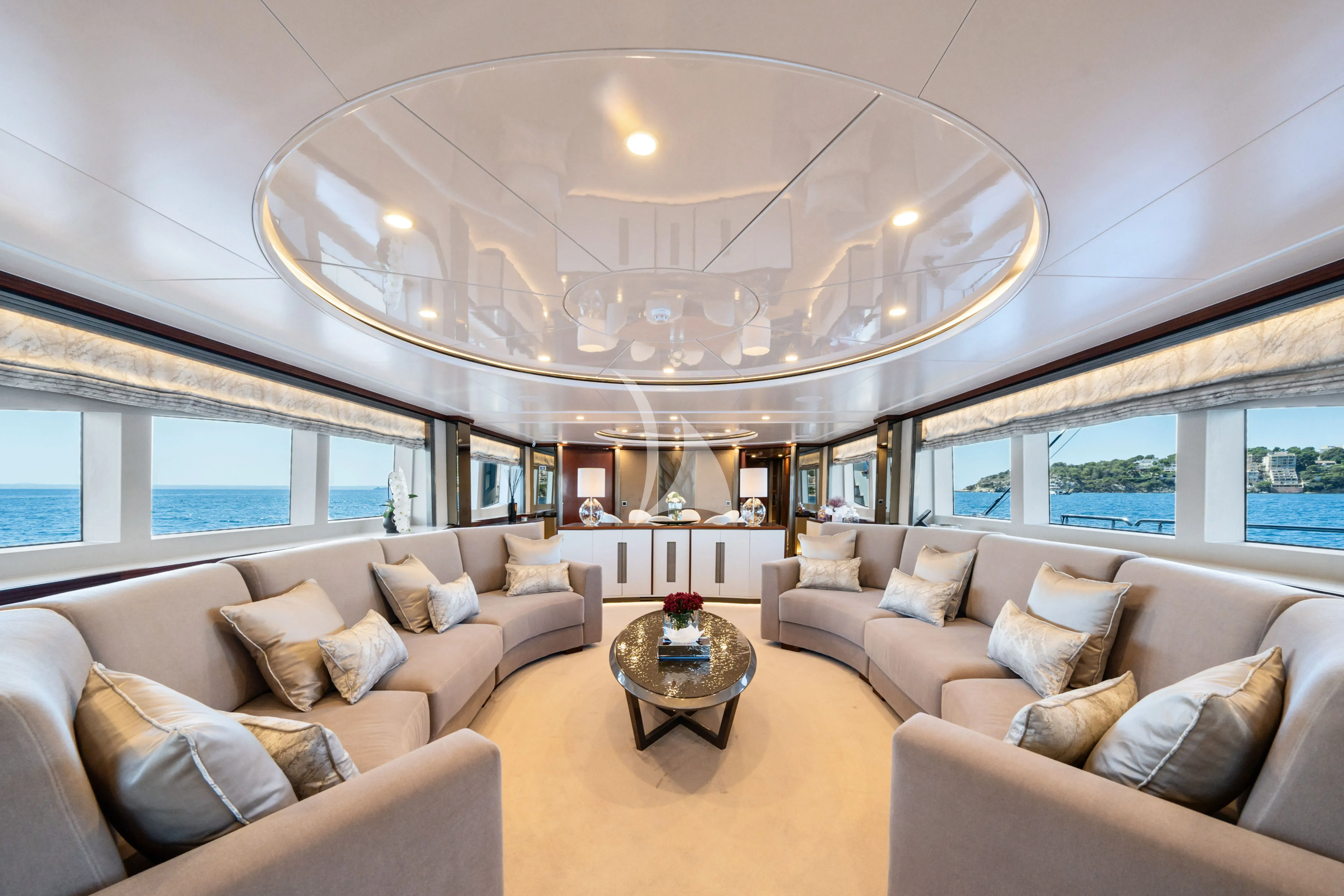 Titian Pearl - interior 4