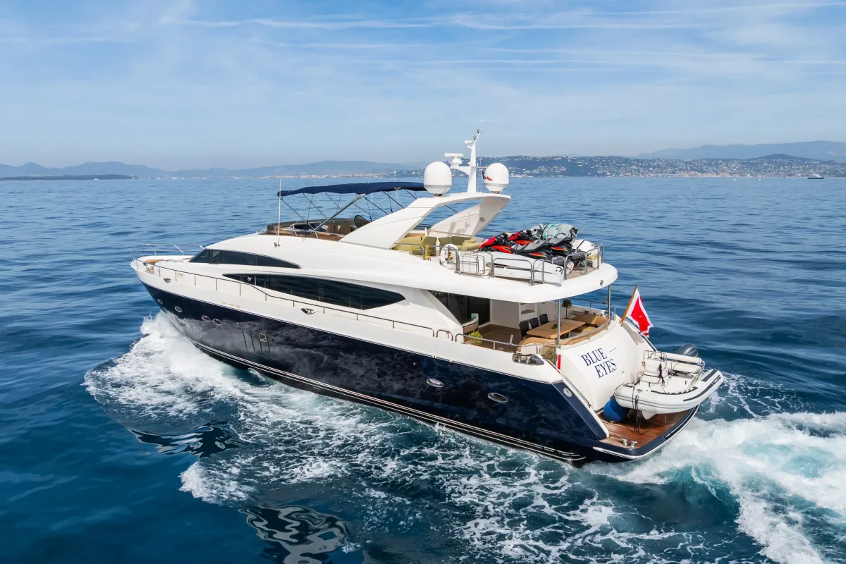 BLUE EYES yacht photo