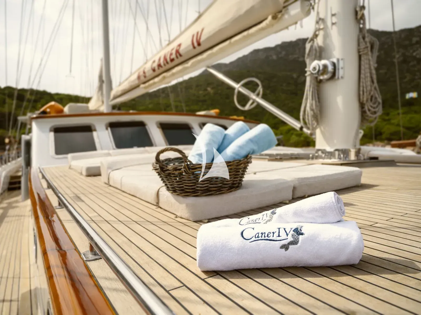 CANER IV yacht photo