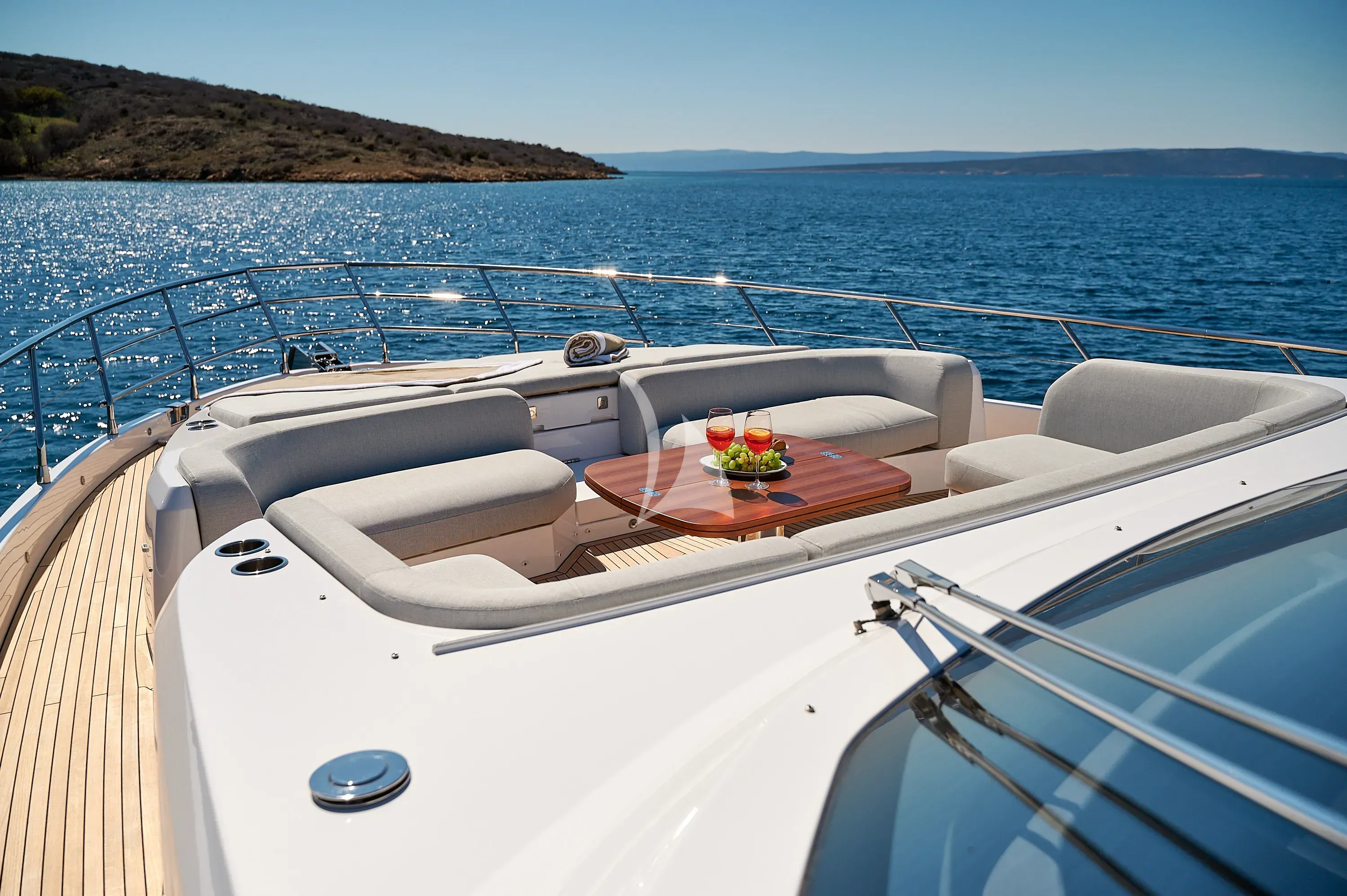 Concord's 6 yacht photo