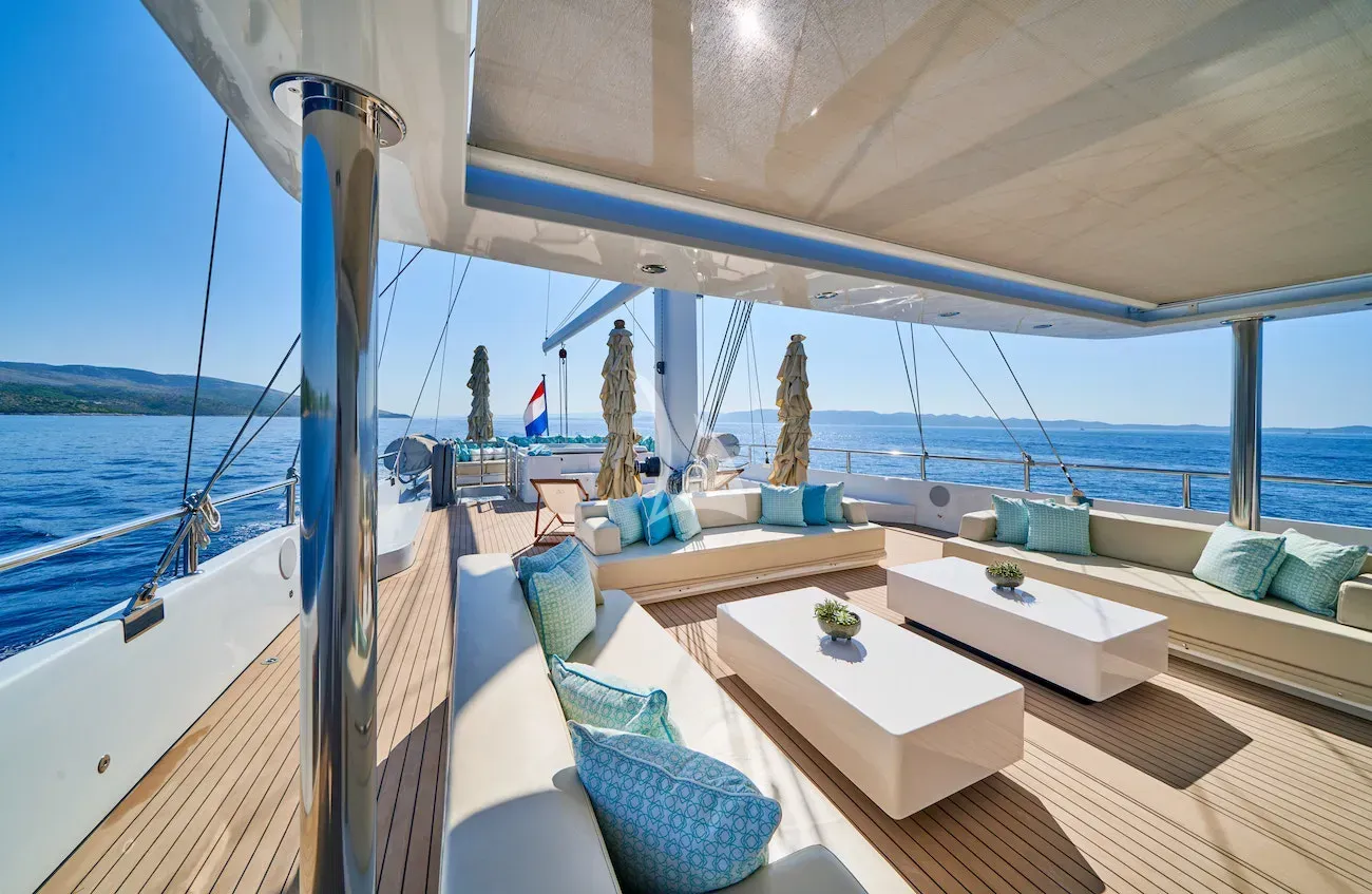 OMNIA yacht photo