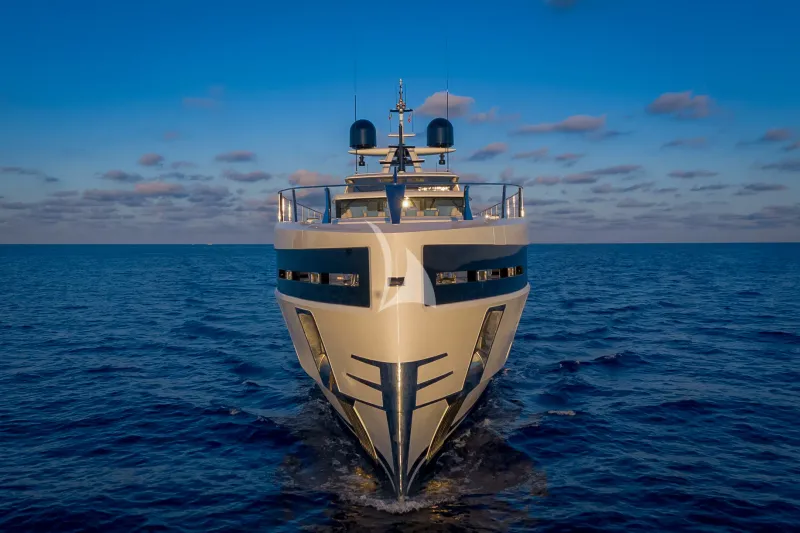KATANA X yacht photo
