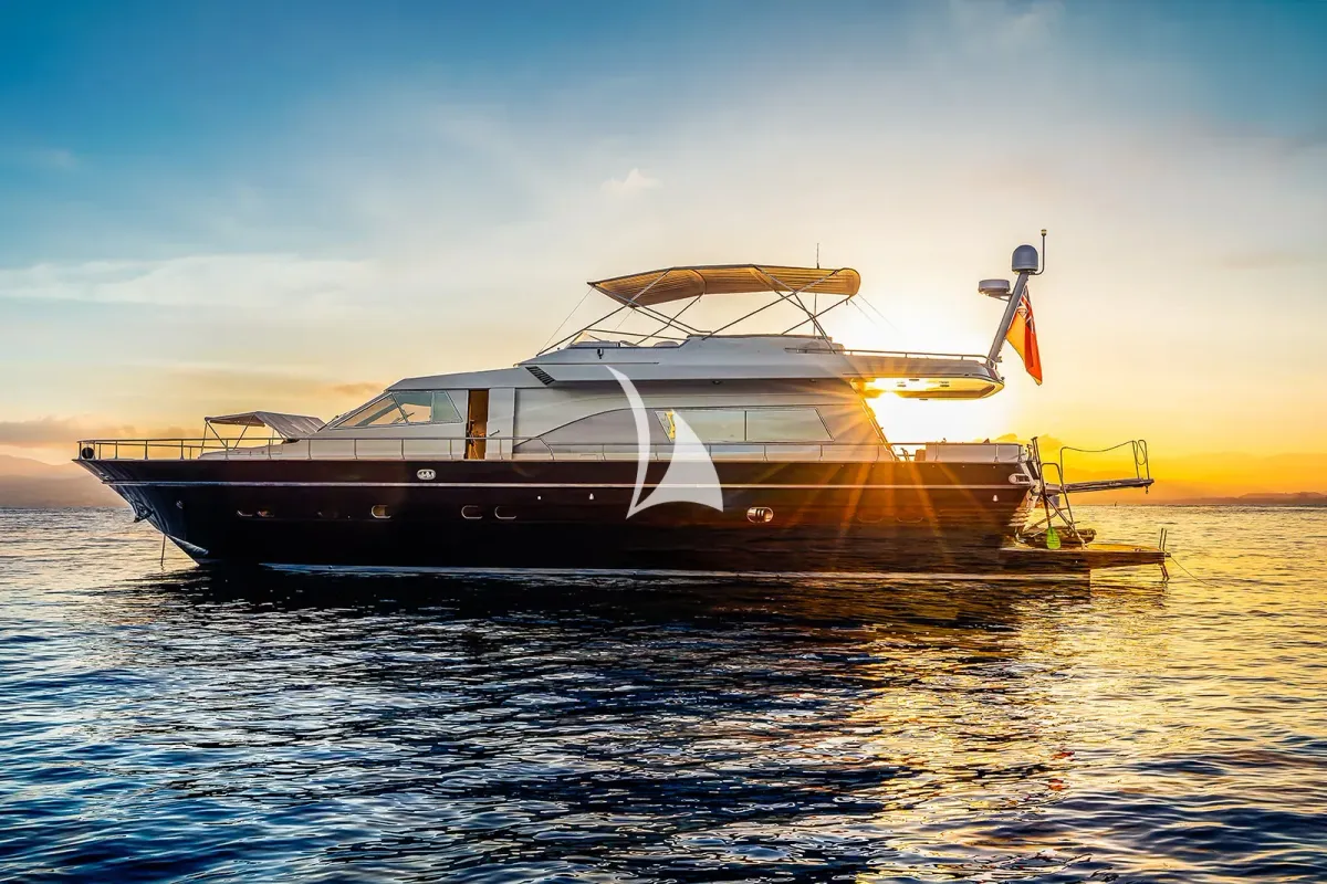 DIAMS yacht photo