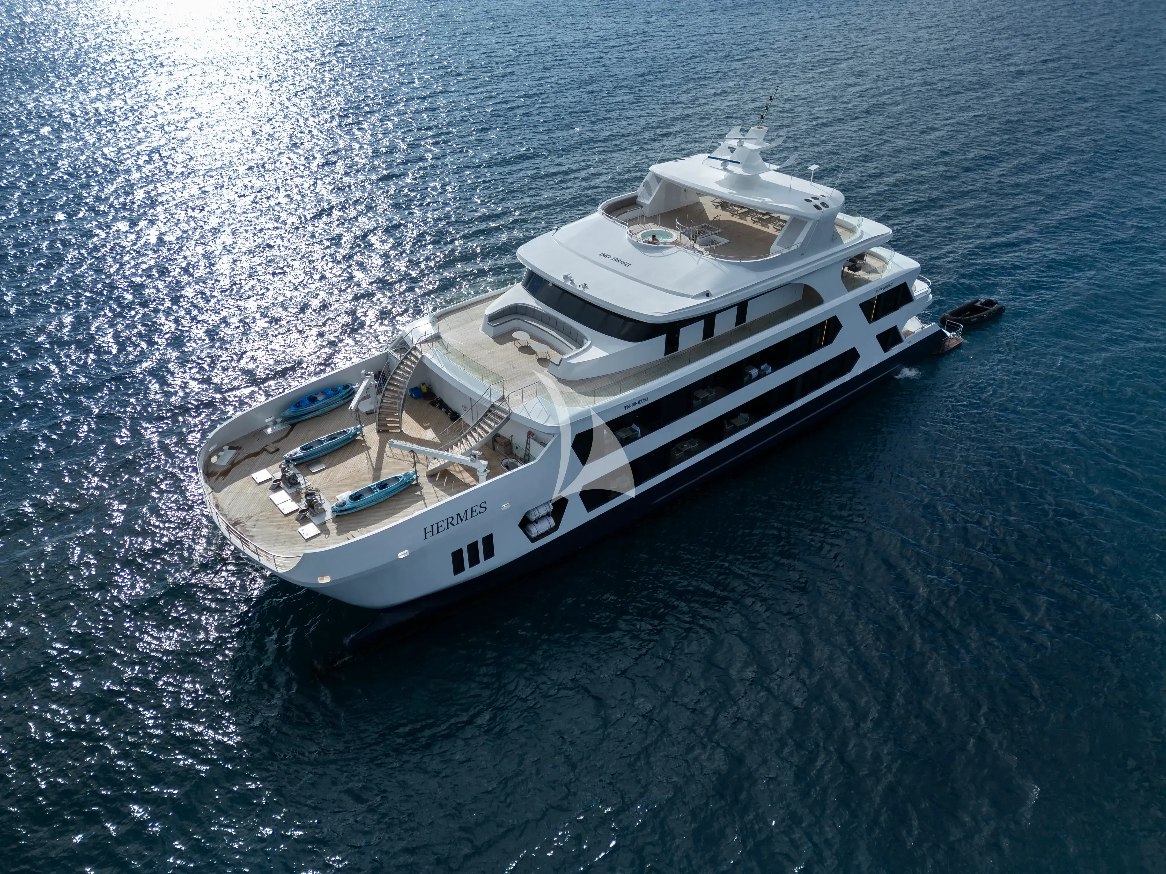 HERMES yacht photo