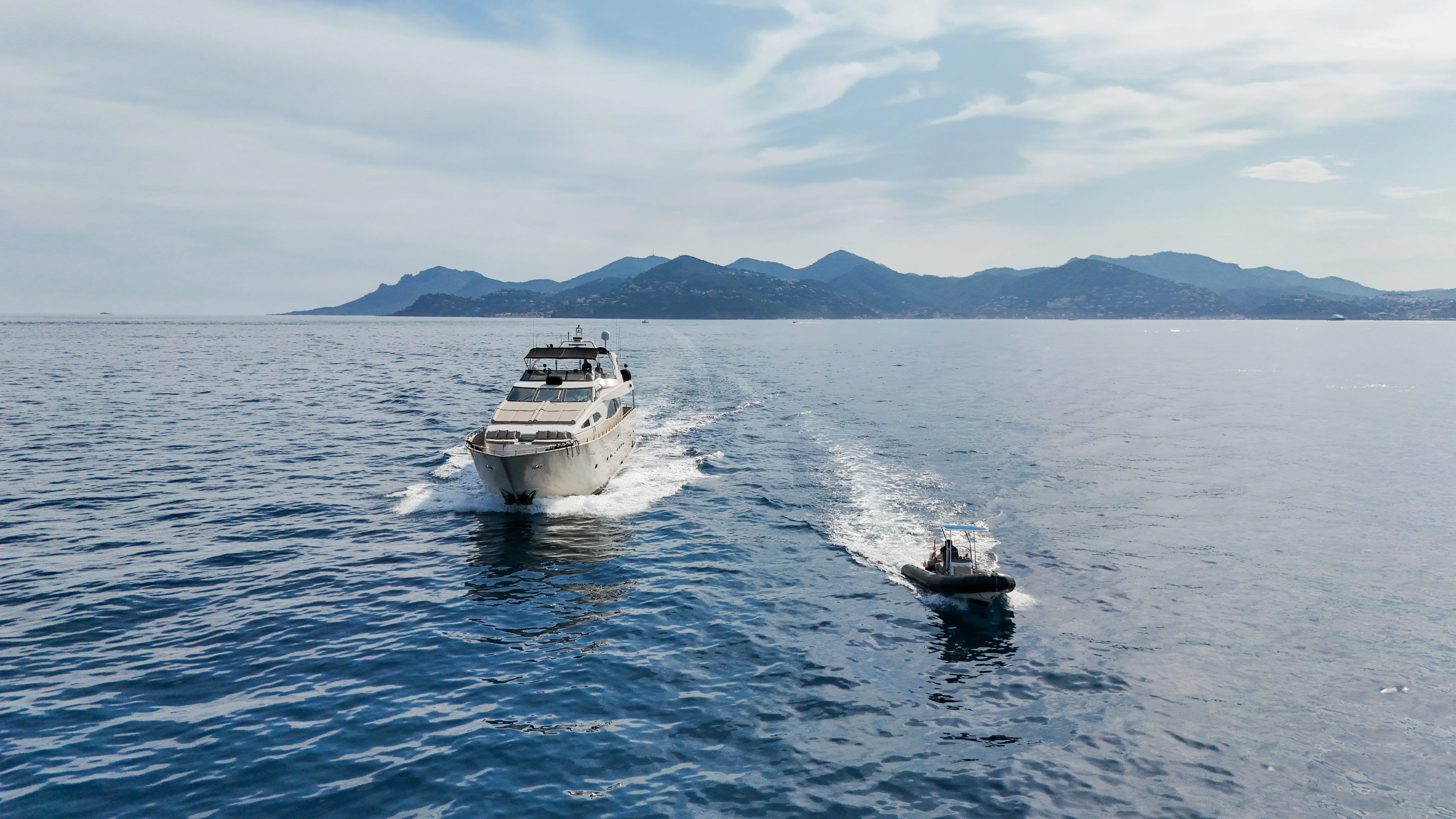 ACCAMA DELTA yacht photo