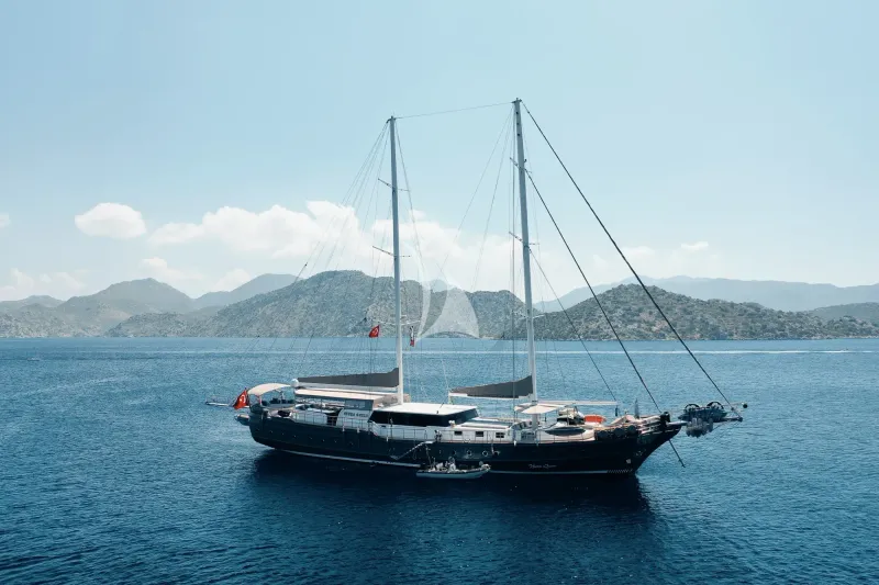 Nevra Queen yacht photo
