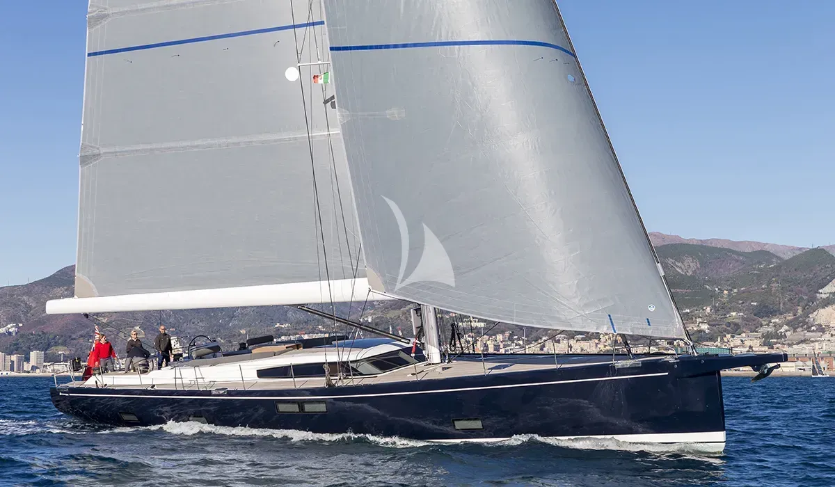 JIKAN yacht photo