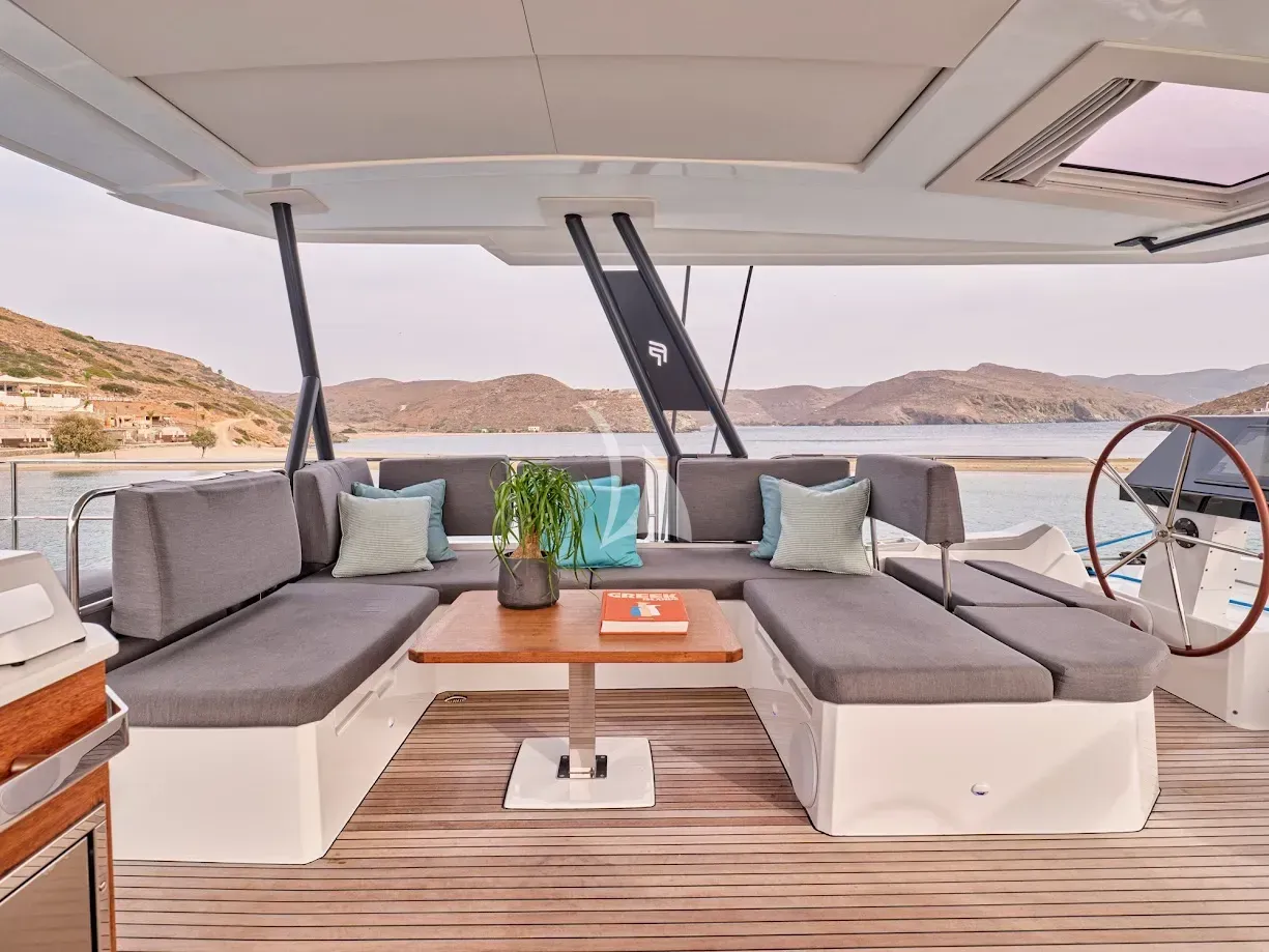 DOLLY yacht photo