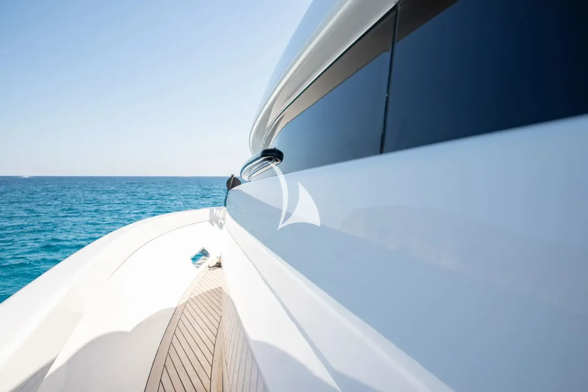 BENITA BLUE yacht photo