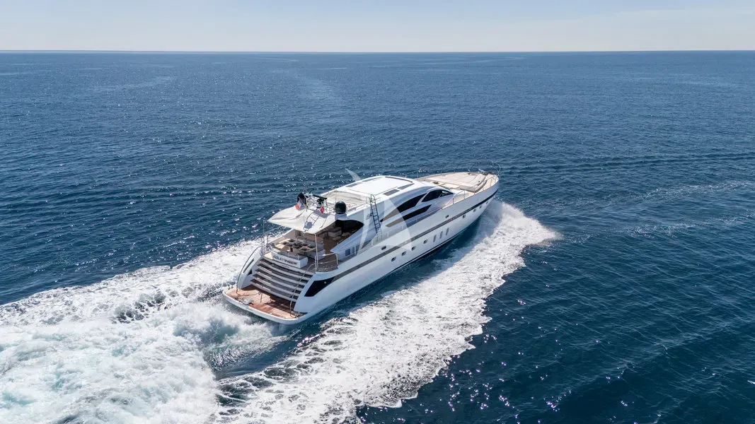 GOLDFINGER yacht photo