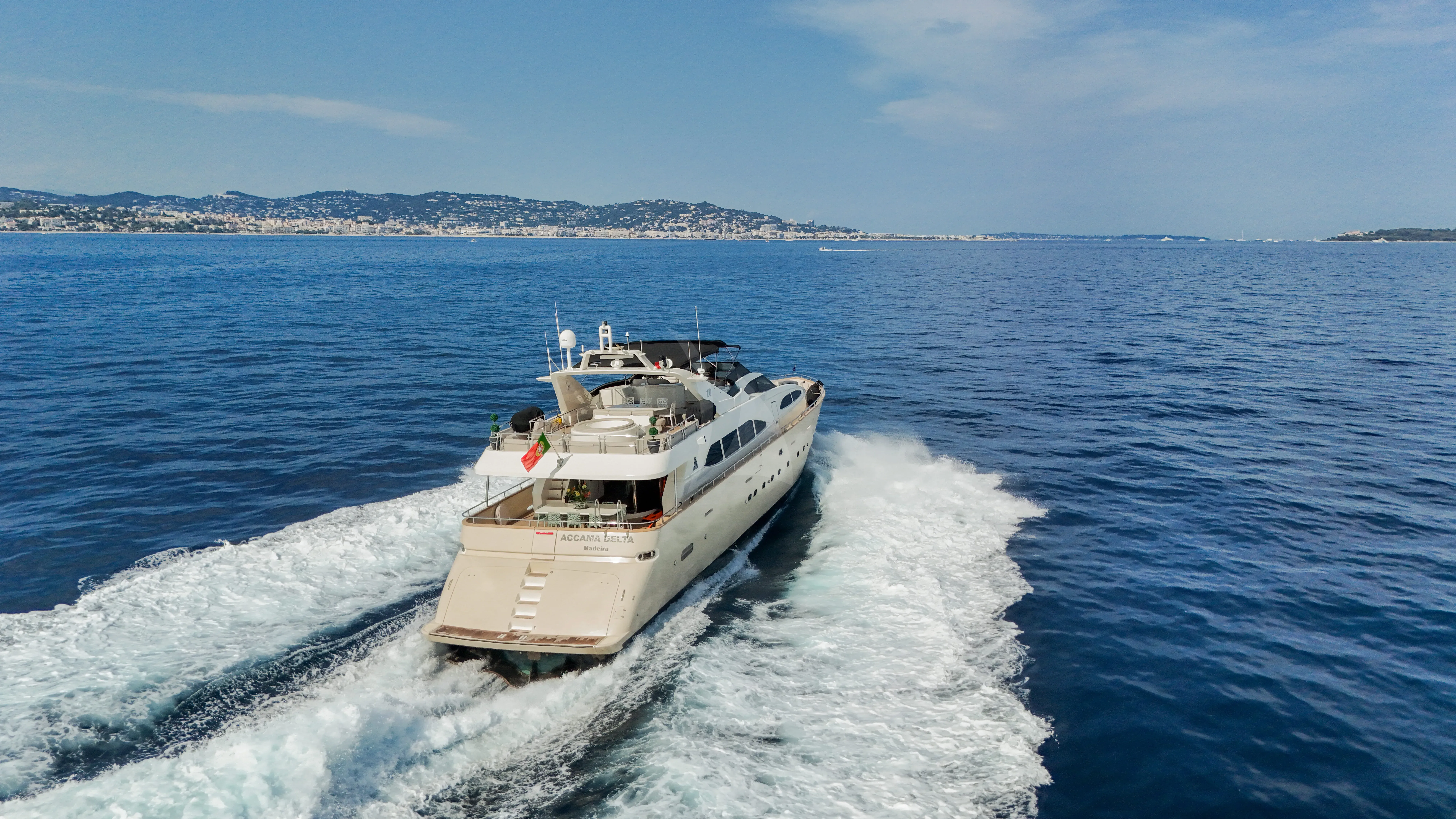 ACCAMA DELTA yacht photo
