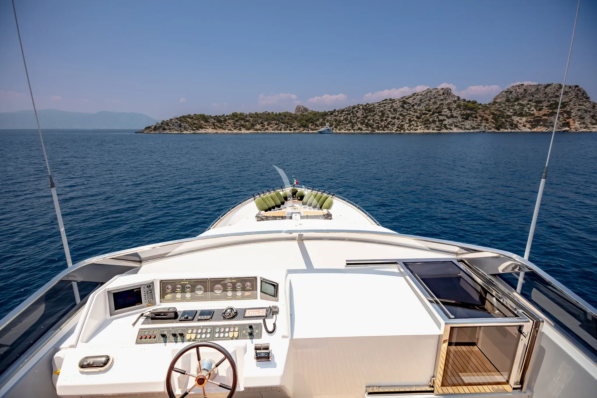 C-ROCK yacht photo
