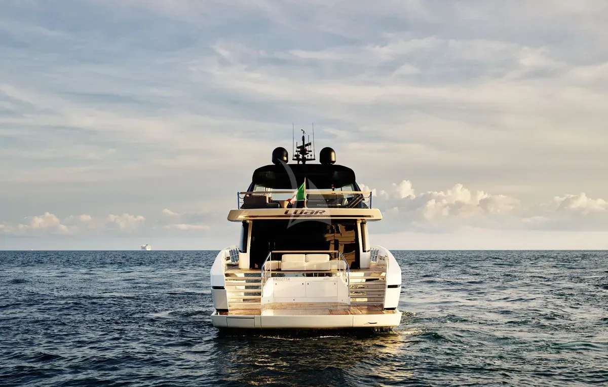 LUAR yacht photo