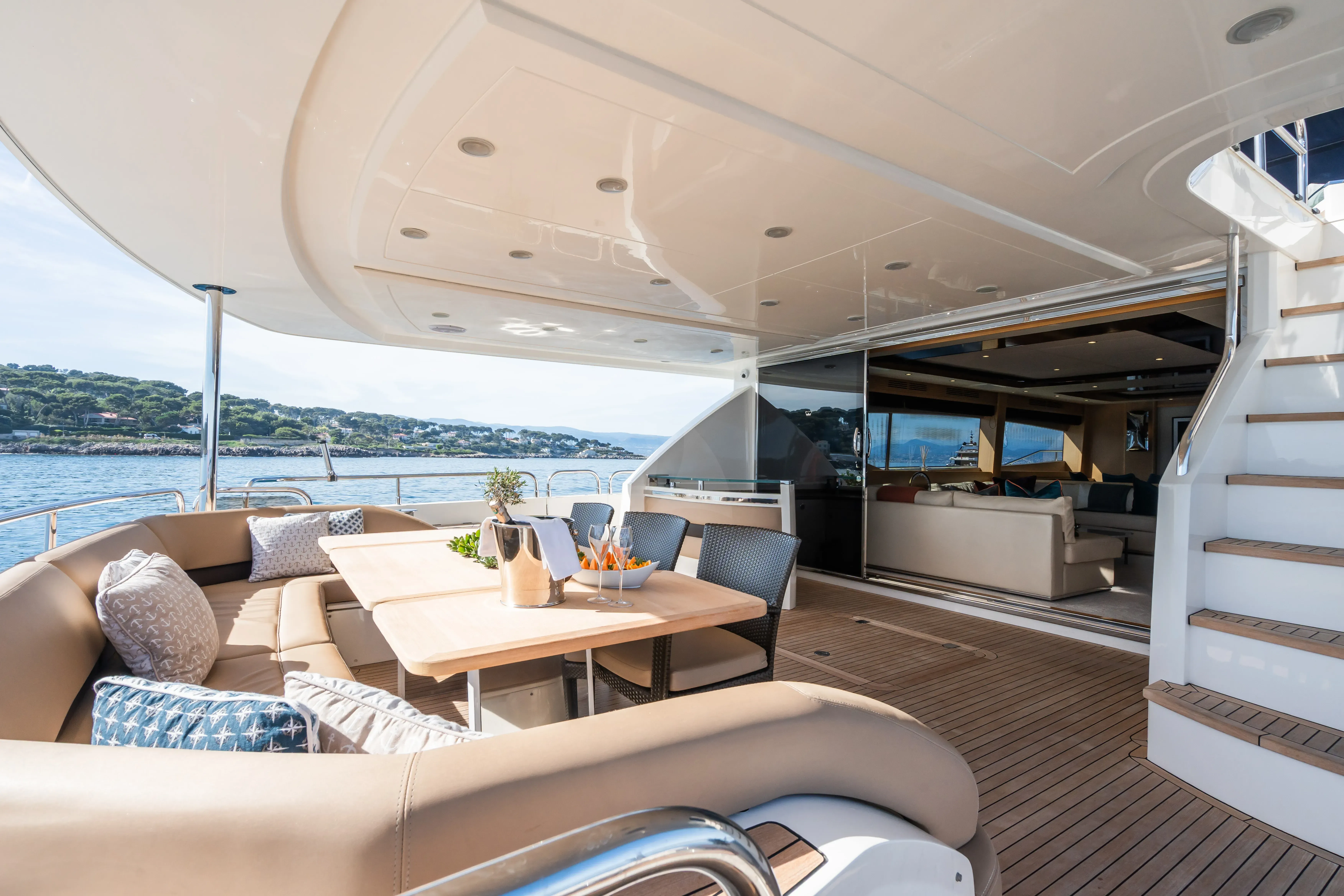 BLUE EYES yacht photo