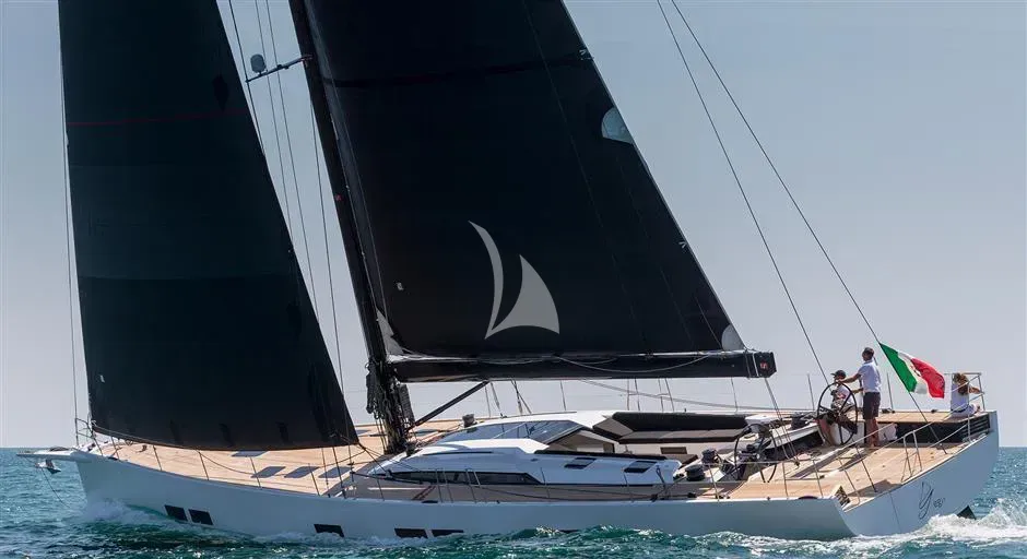 O2 yacht photo