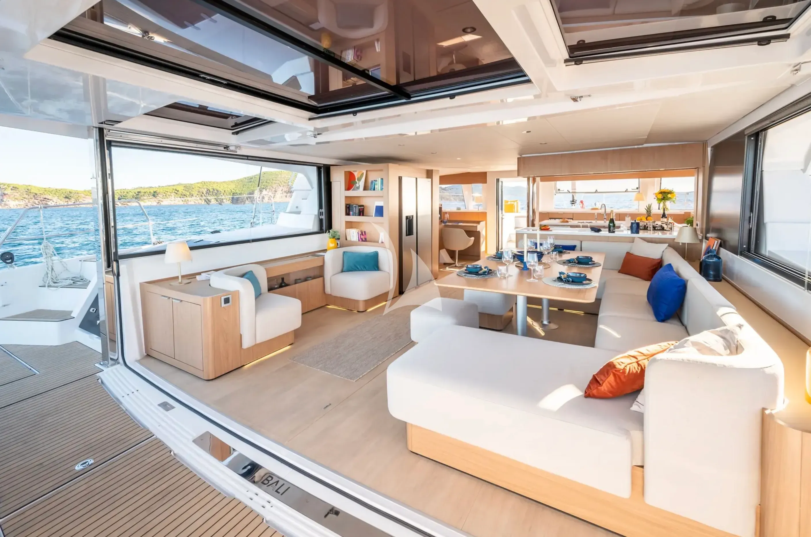 MILLENNIUM FALCON II yacht photo