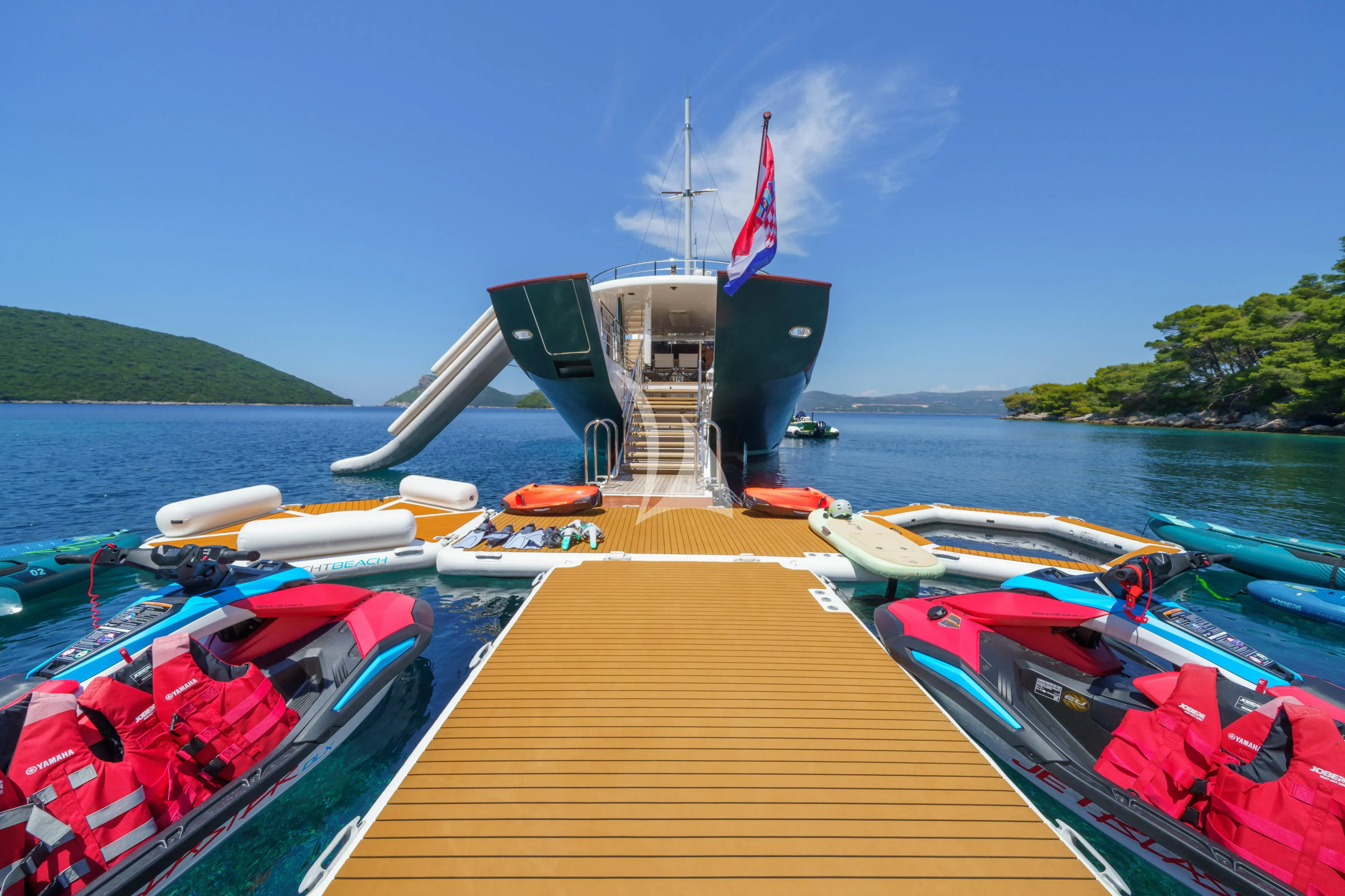 MAIA yacht photo