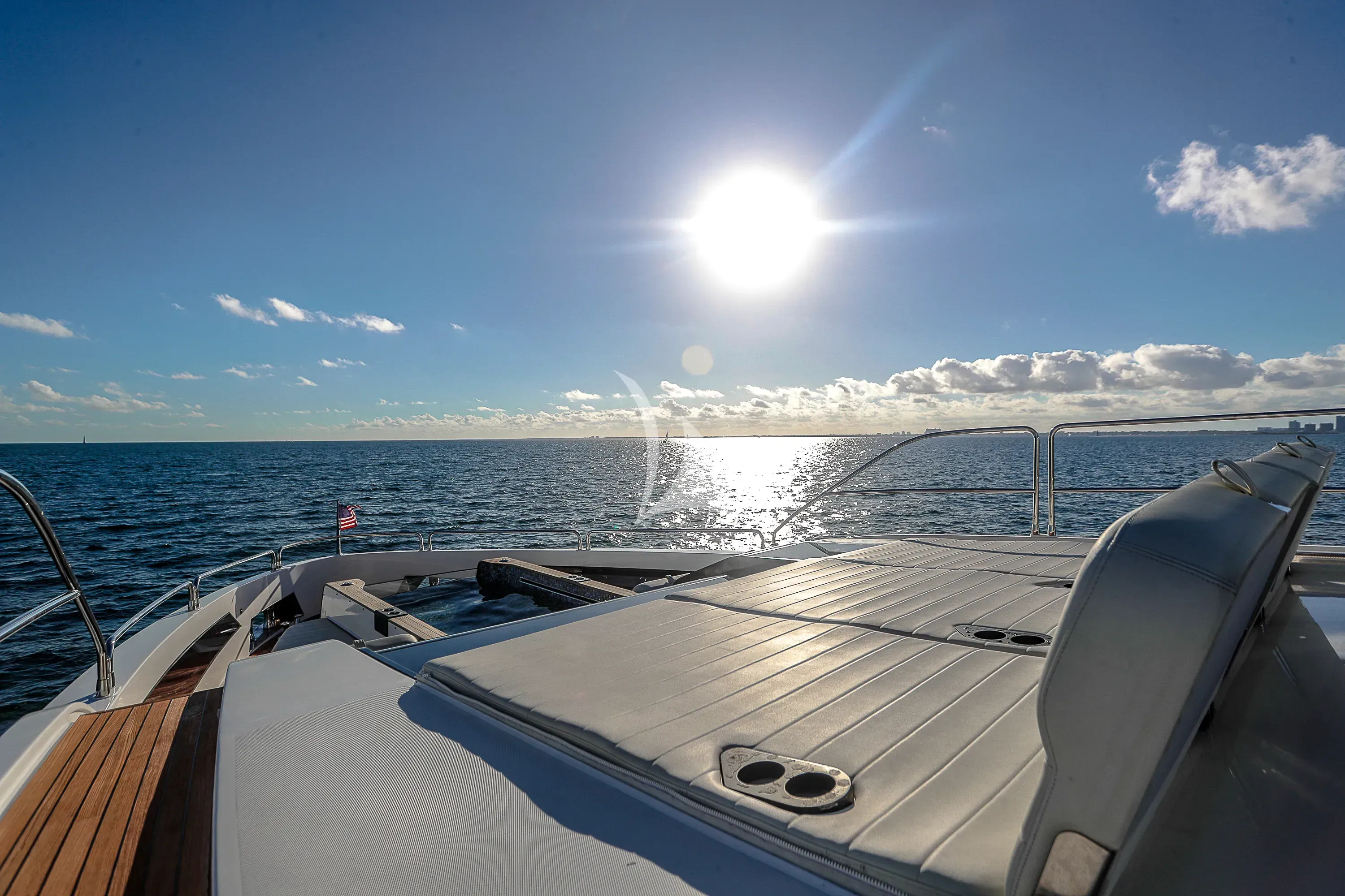 SAINT yacht photo