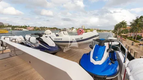 TANZANITE yacht photo