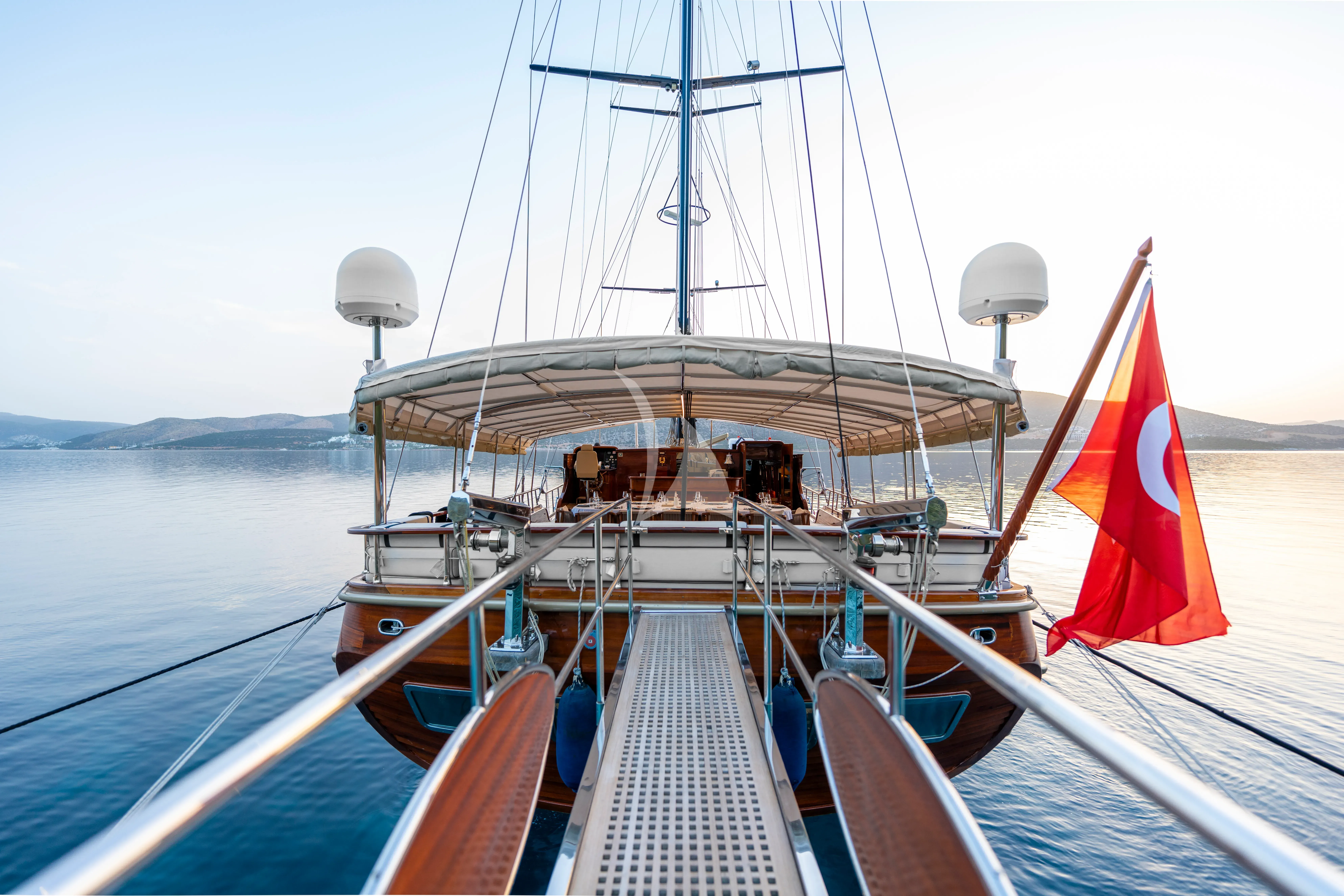 PERFORMANCE FEE yacht photo