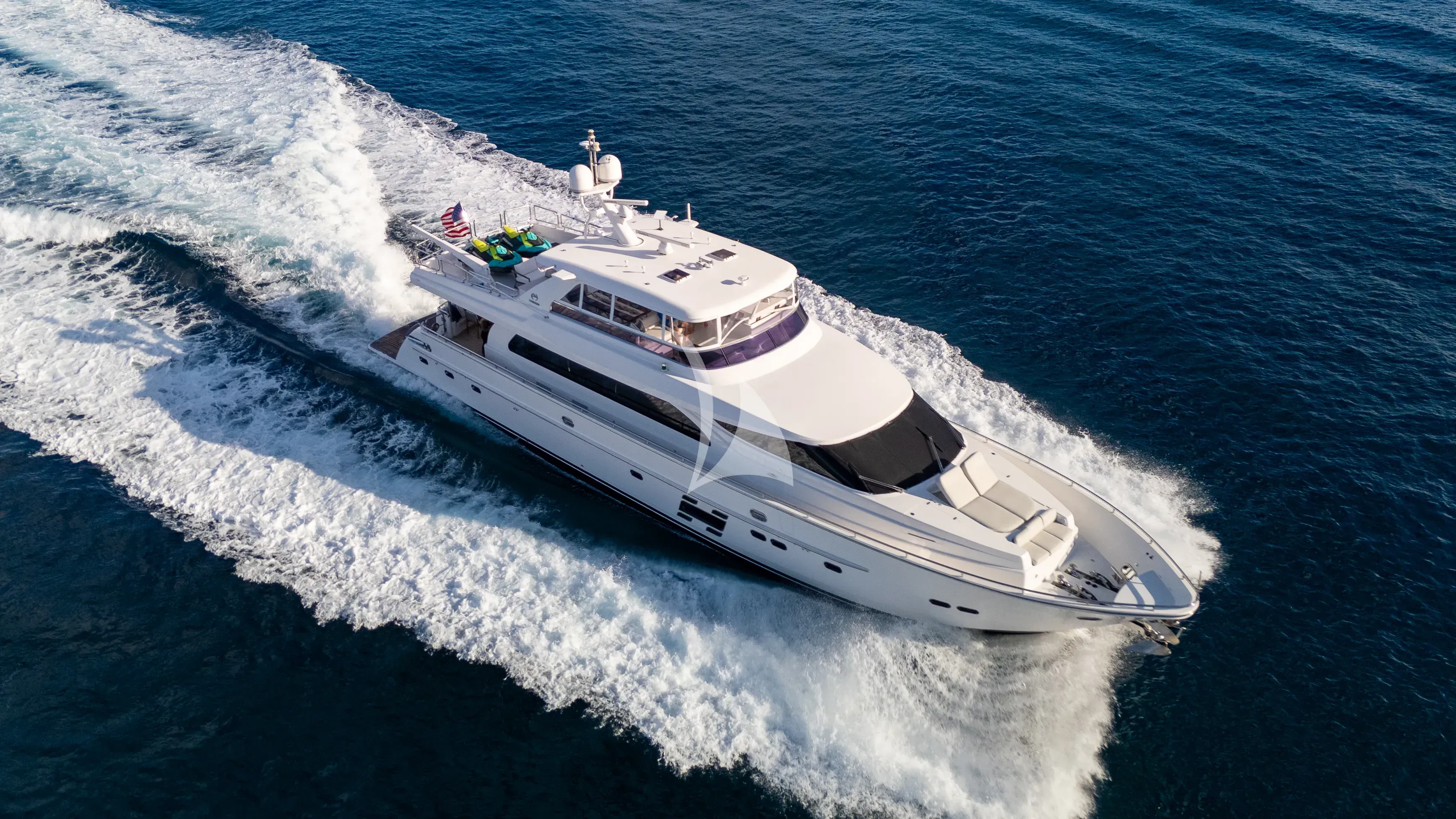 PILOT LOUNGE luxury yacht