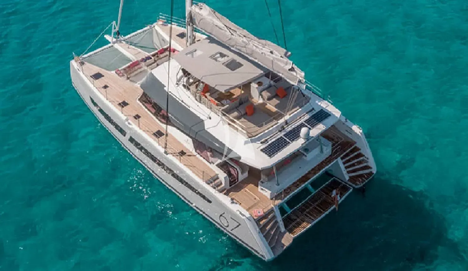 LOOMA yacht photo