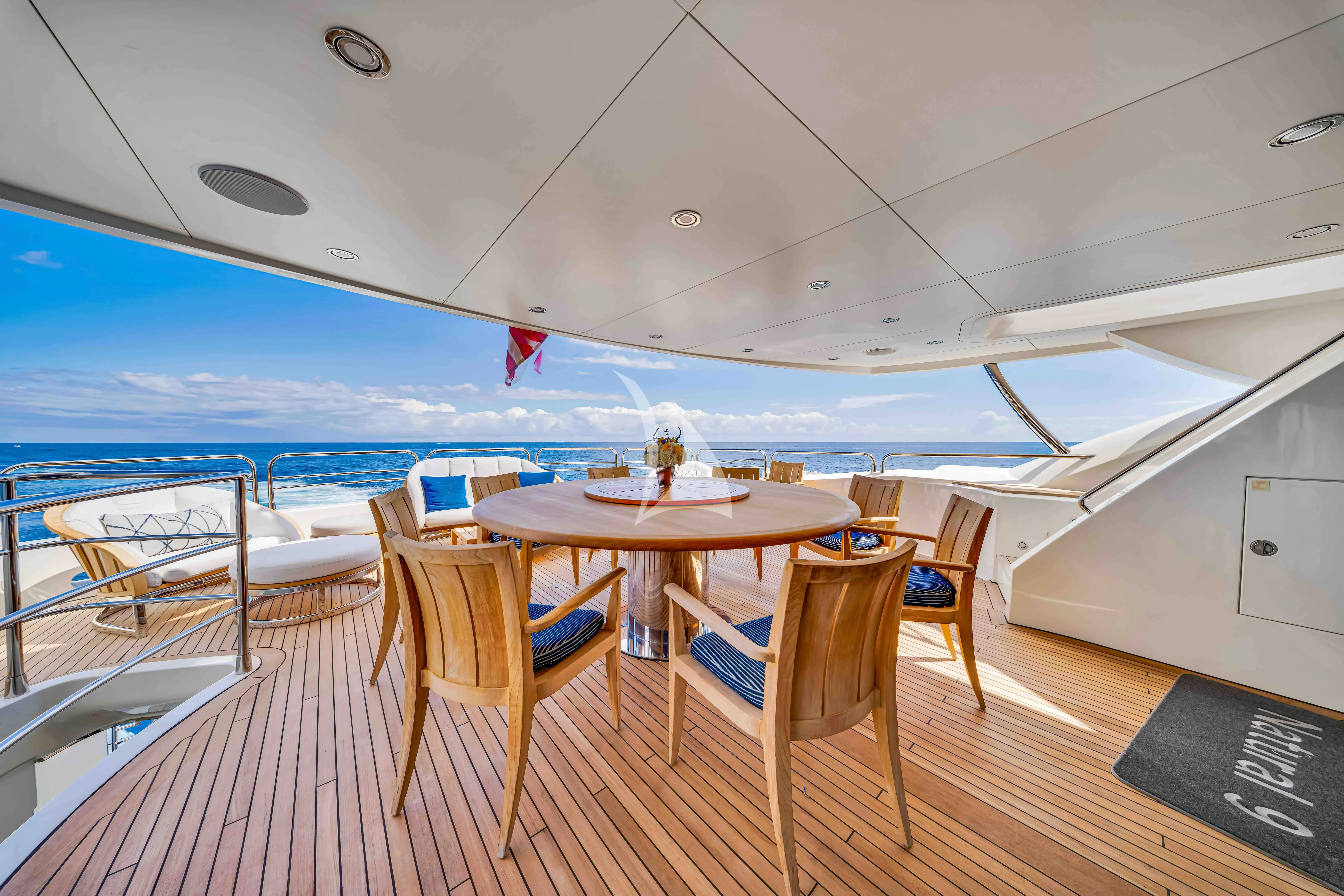 NATURAL 9 yacht photo