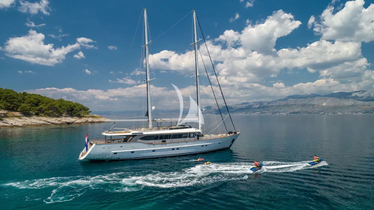 NAVILUX luxury yacht