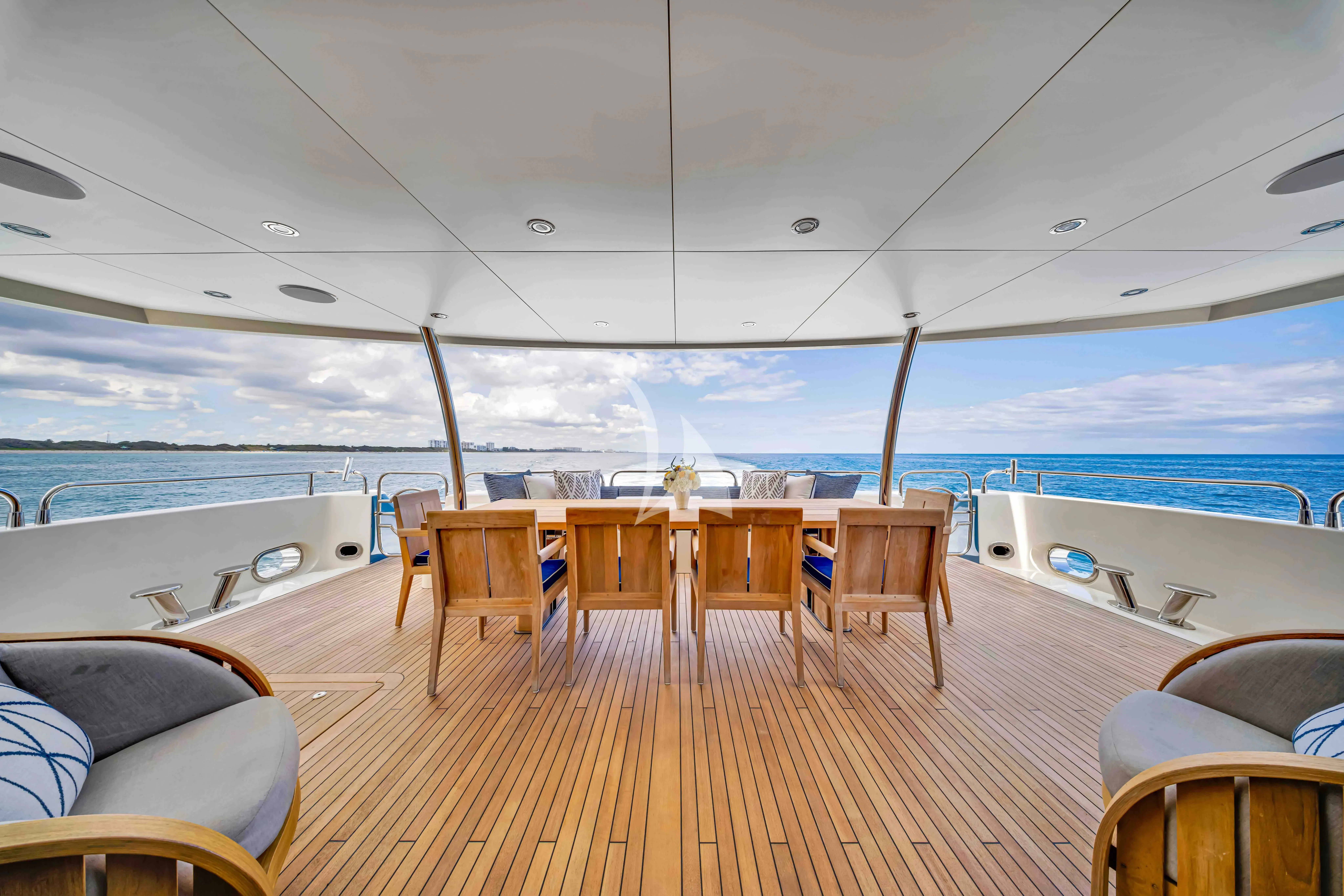 NATURAL 9 yacht photo