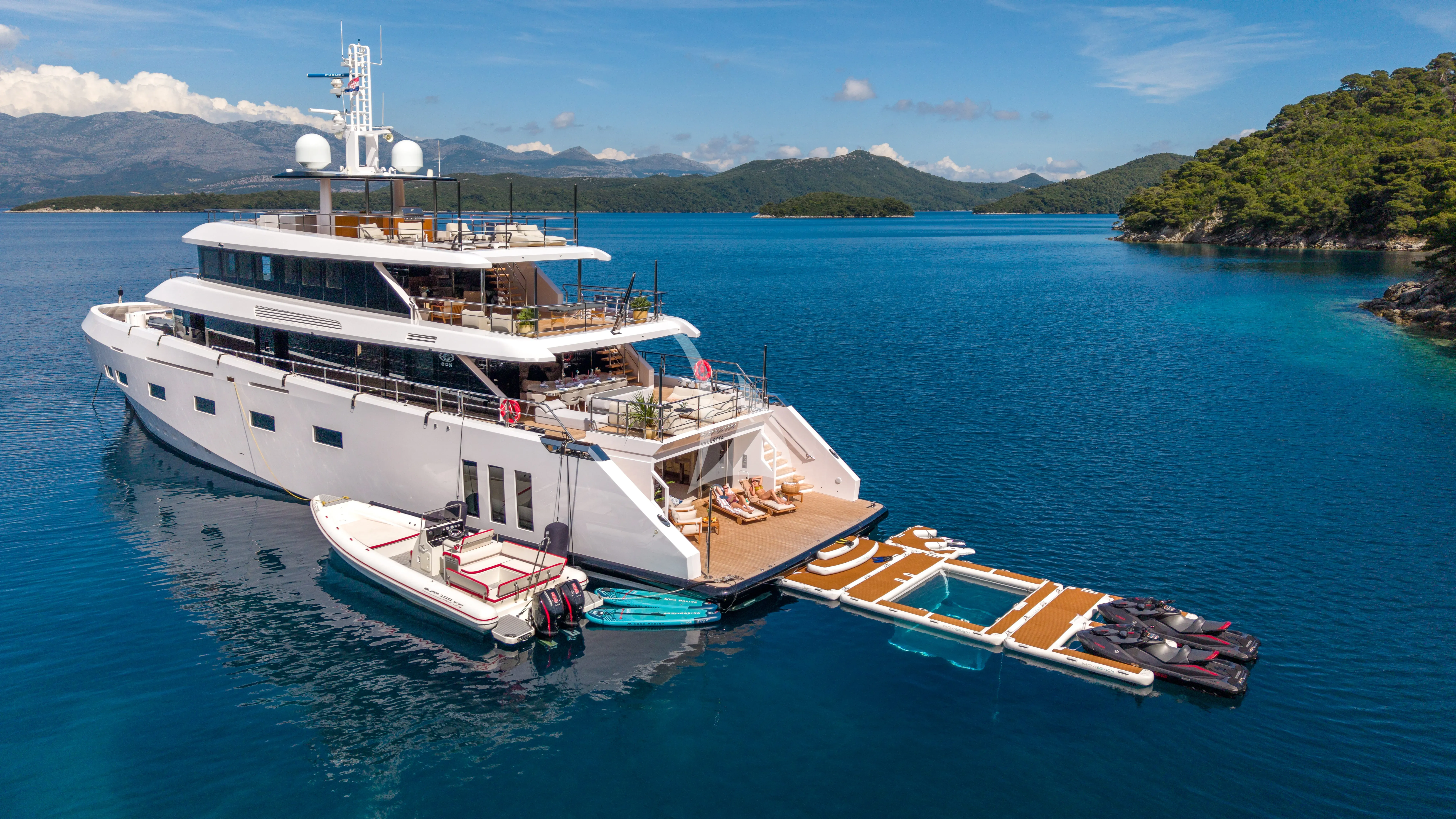 Renata yacht photo